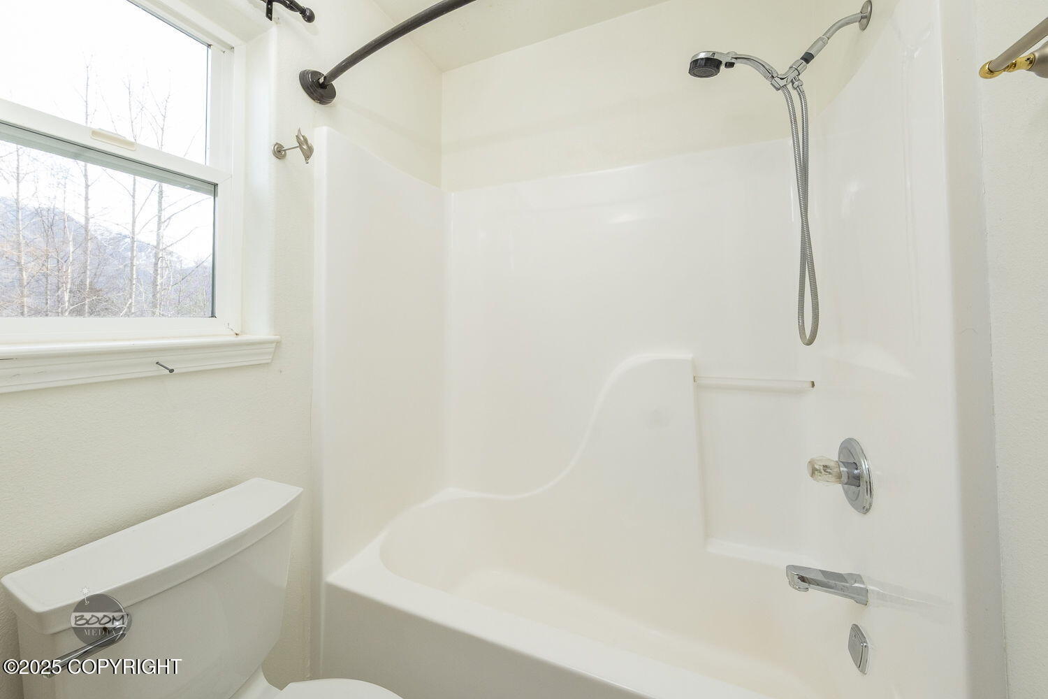 7300 Waterfall Drive, Eagle River, Alaska image 31