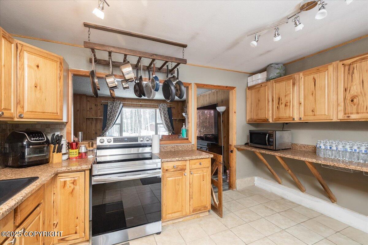 2585 SW Carrie Lynn Drive, North Pole, Alaska image 4