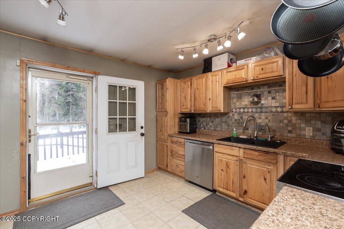 2585 SW Carrie Lynn Drive, North Pole, Alaska image 5