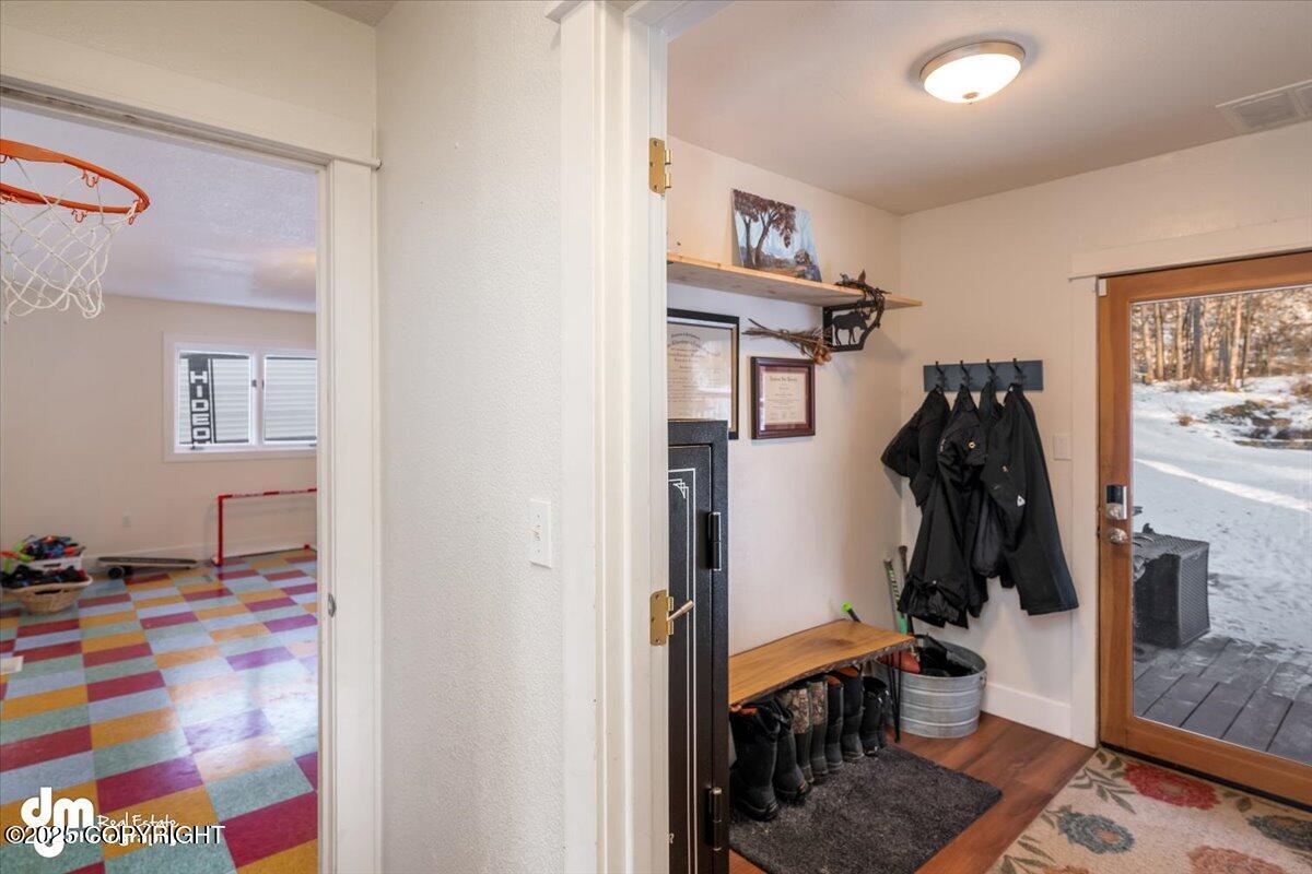 15811 W Division Street, Chugiak, Idaho image 36