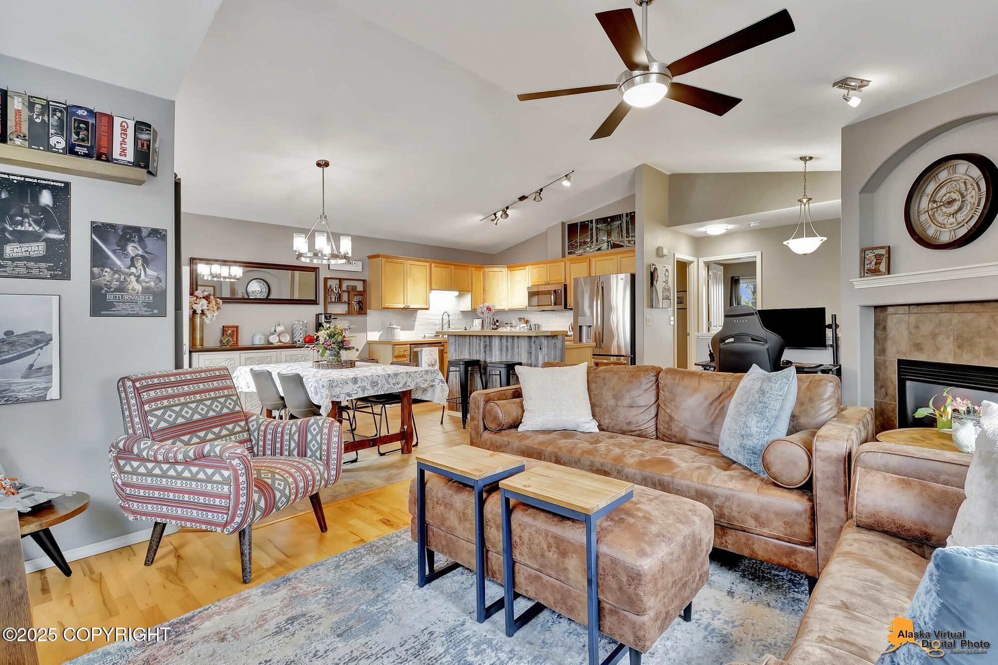 222 Whisper Knoll Circle #B, Anchorage, Alaska image 13