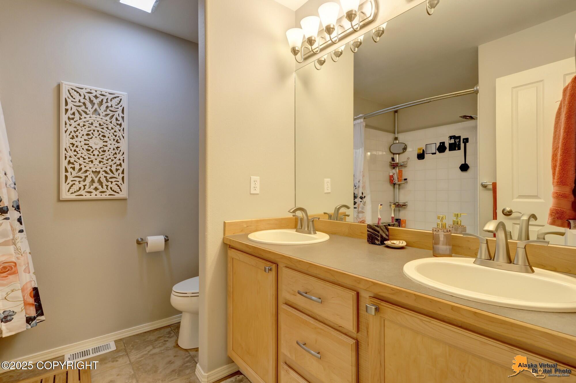 222 Whisper Knoll Circle #B, Anchorage, Alaska image 28