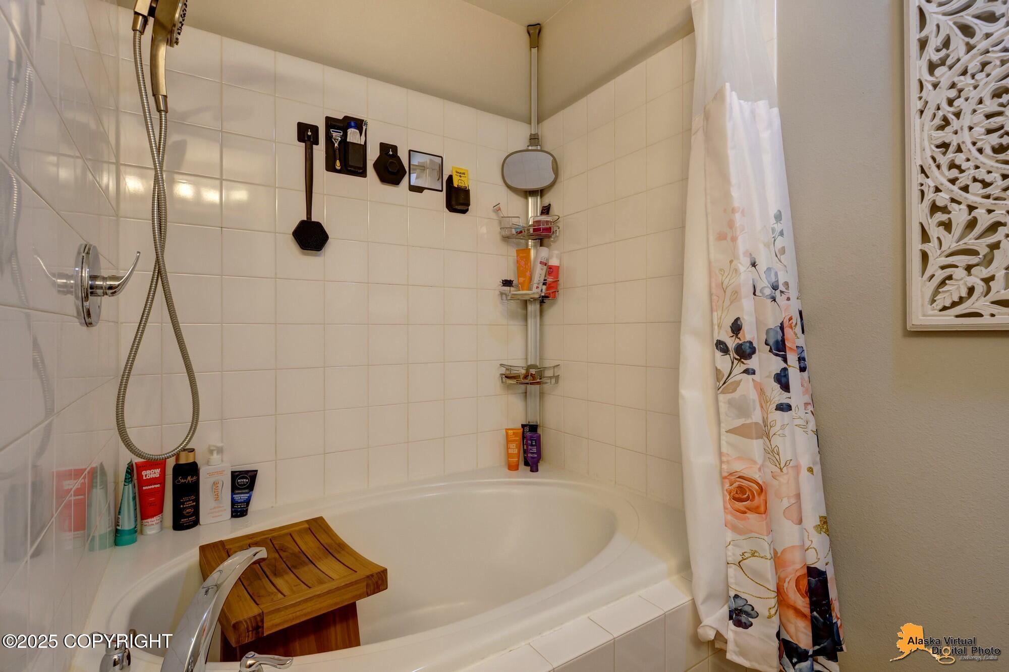 222 Whisper Knoll Circle #B, Anchorage, Alaska image 29