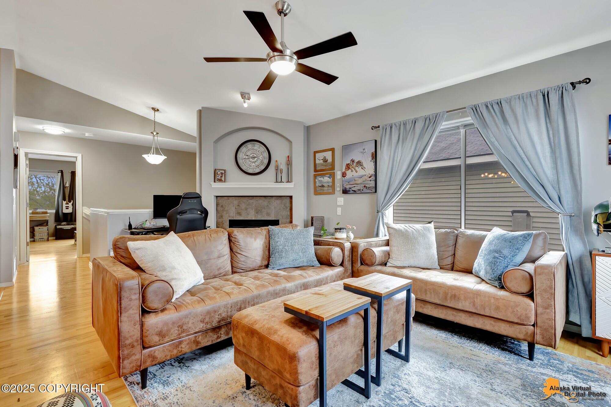 222 Whisper Knoll Circle #B, Anchorage, Alaska image 15