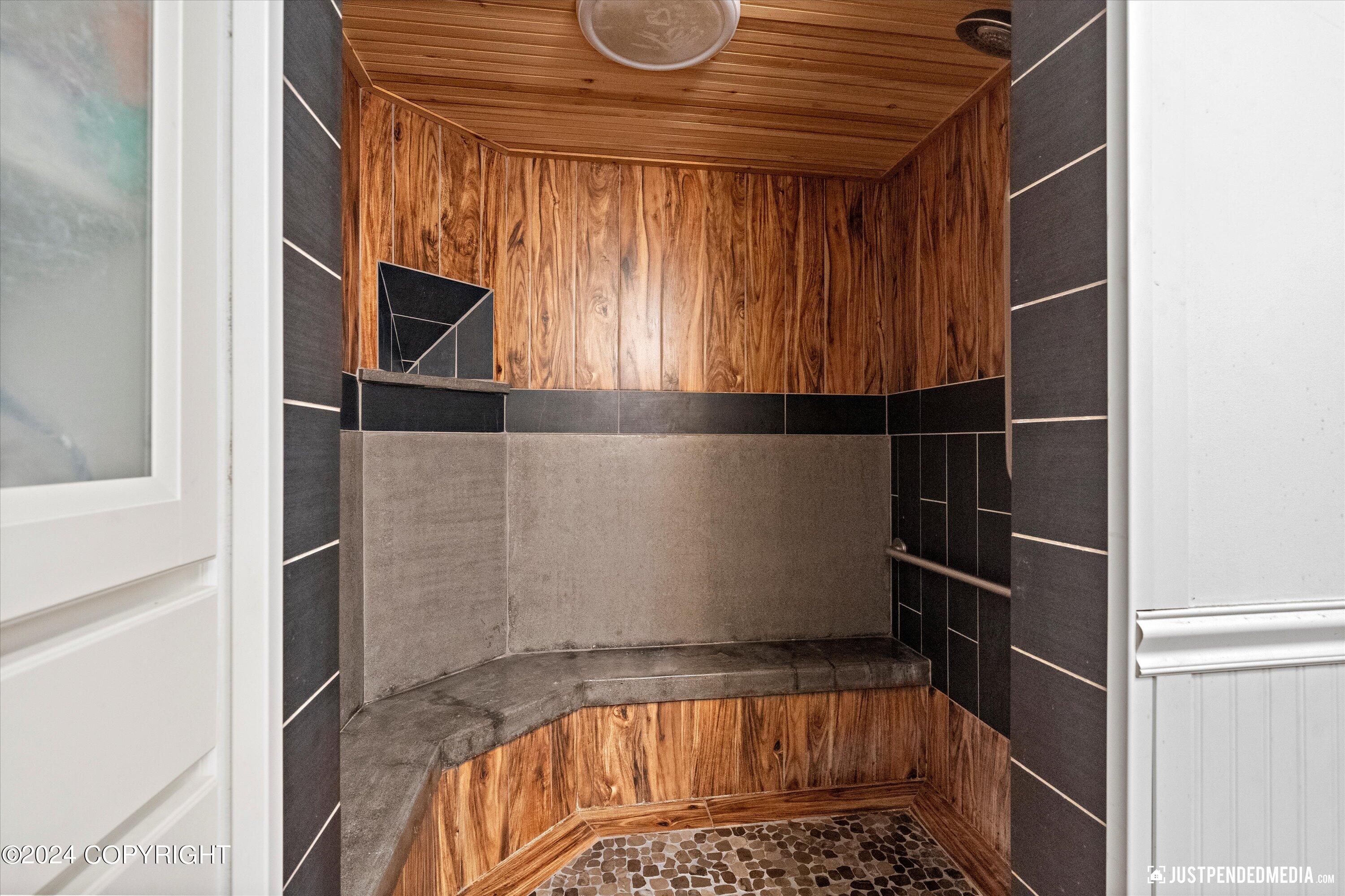 Anchorage, Alaska 99504, United States, 3 Bedrooms Bedrooms, ,2 BathroomsBathrooms,Residential,Pending,42165