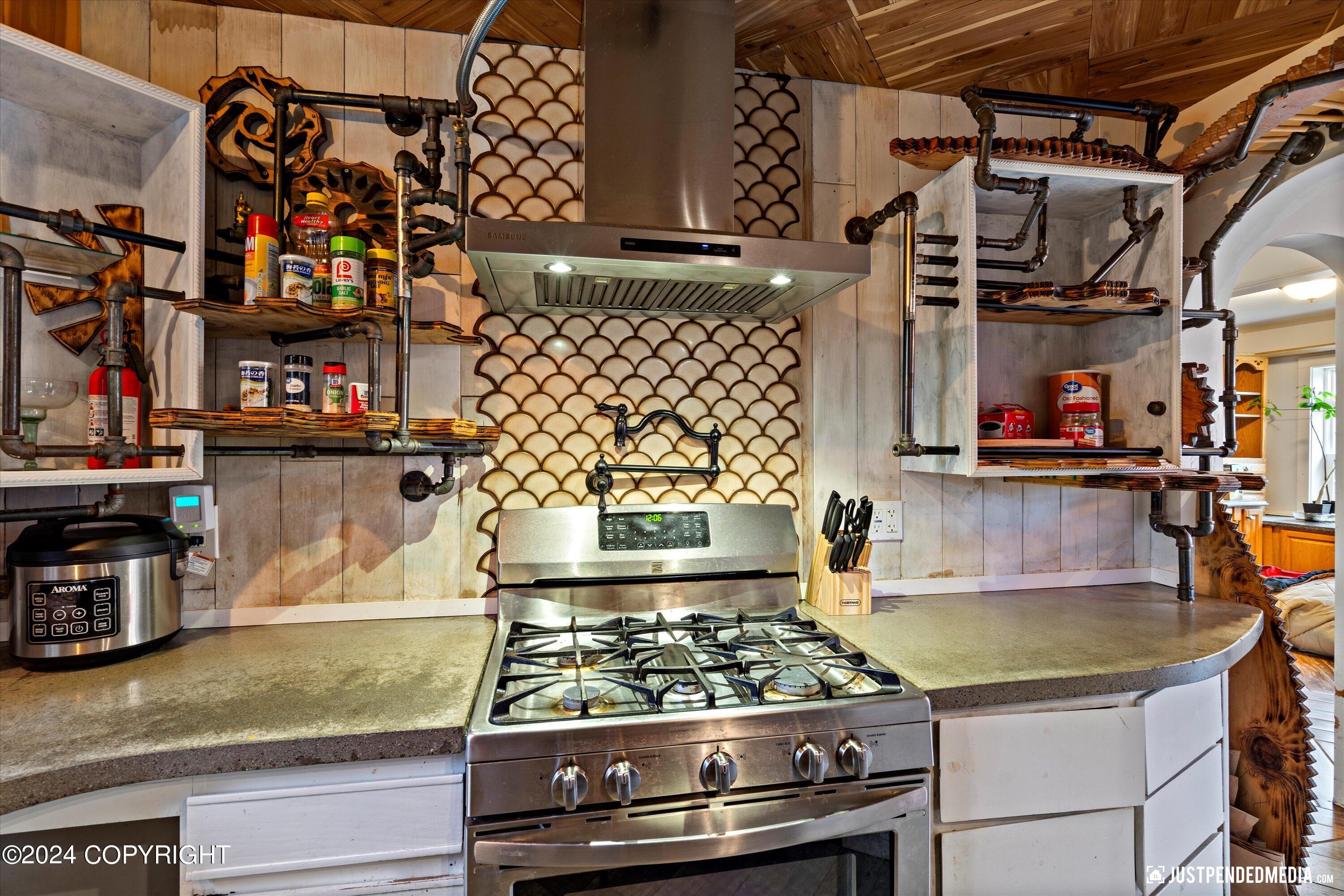 Anchorage, Alaska 99504, United States, 3 Bedrooms Bedrooms, ,2 BathroomsBathrooms,Residential,Pending,42165