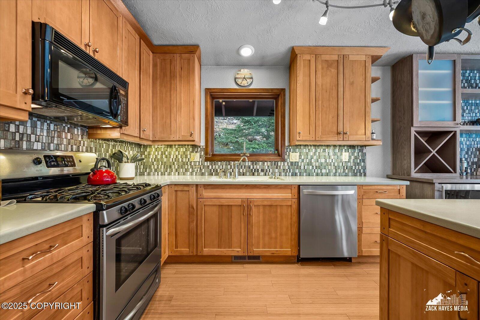21440 N Falling Water Circle, Eagle River, Alaska image 23