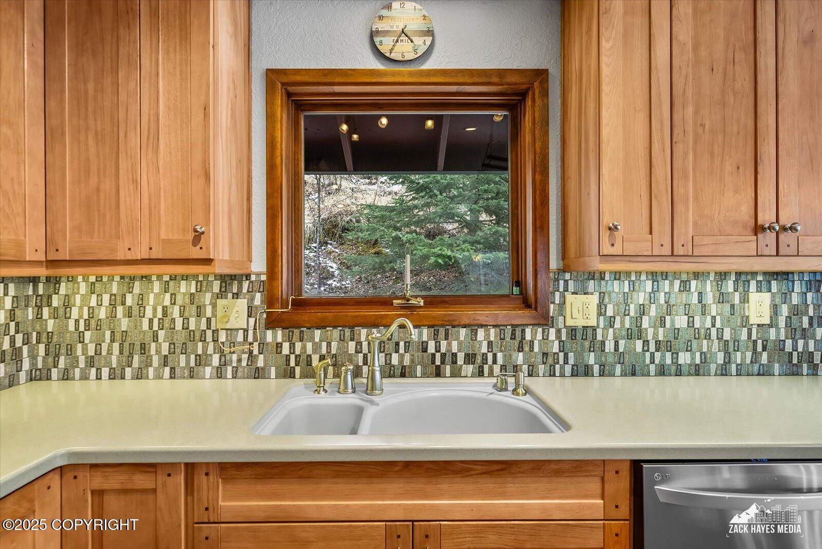 21440 N Falling Water Circle, Eagle River, Alaska image 24