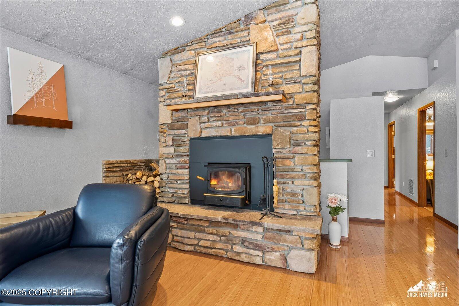 21440 N Falling Water Circle, Eagle River, Alaska image 8