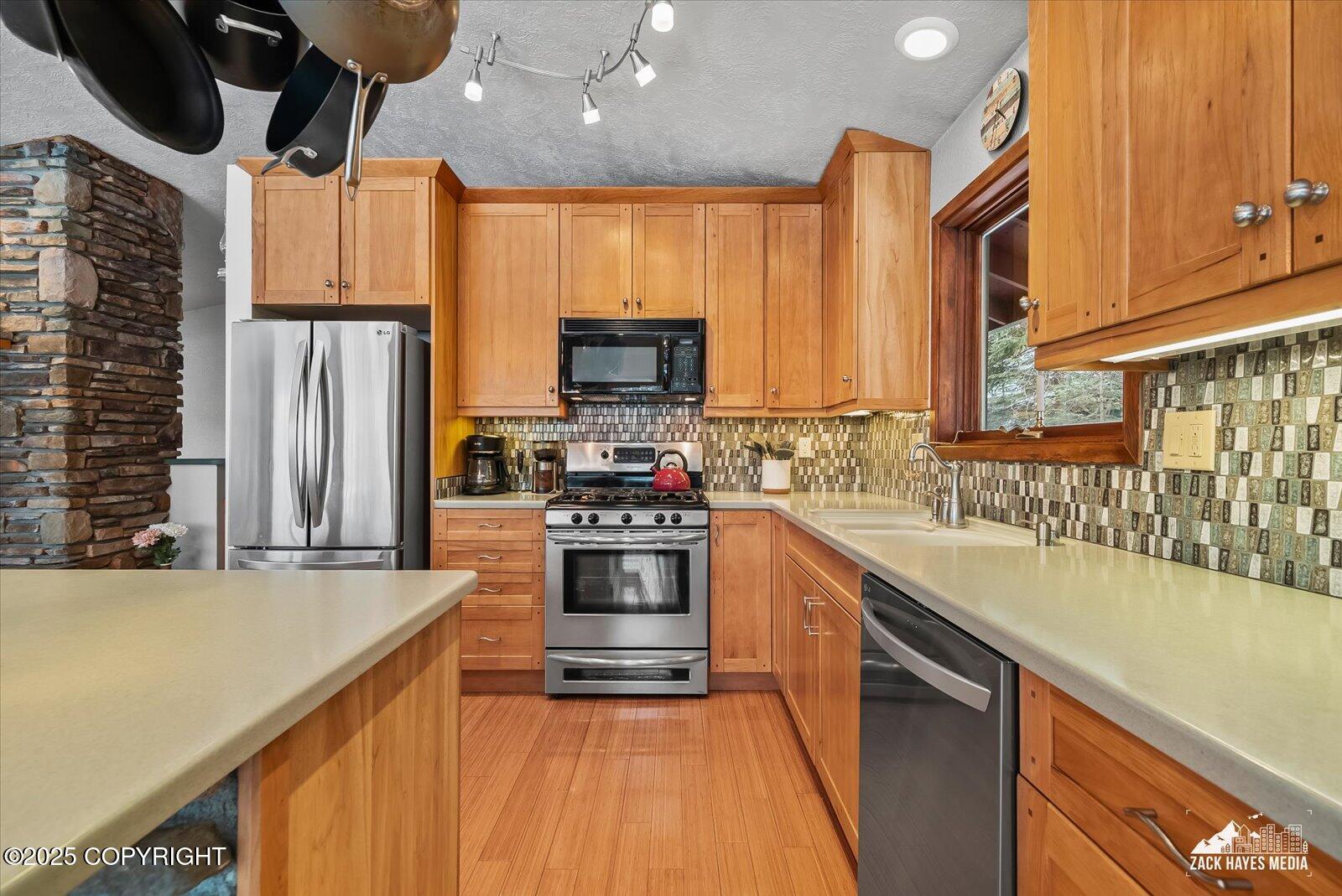 21440 N Falling Water Circle, Eagle River, Alaska image 20
