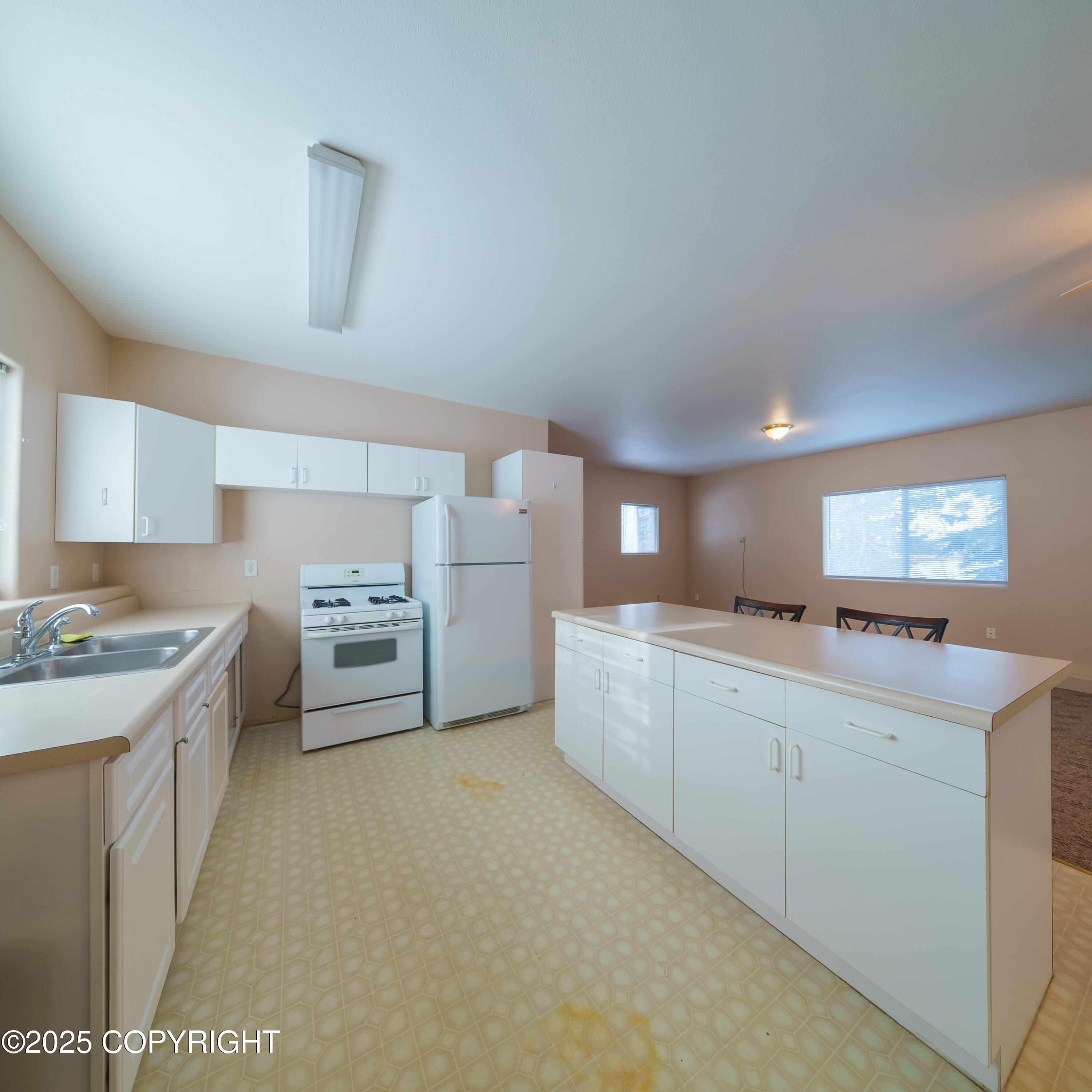 221 S Creekside Street, Anchorage, Texas image 38