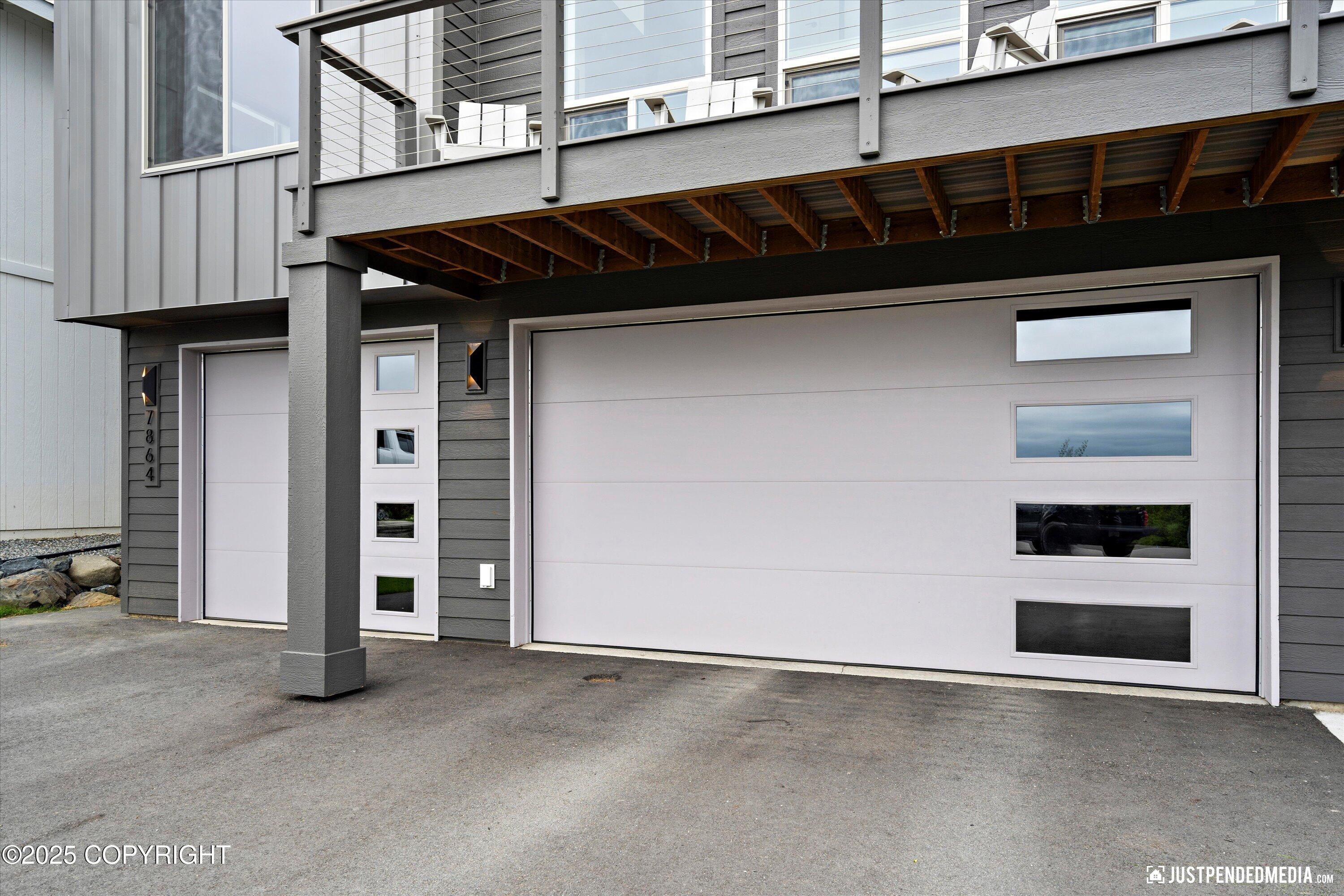 Anchorage, Alaska 99502, United States, 4 Bedrooms Bedrooms, ,3 BathroomsBathrooms,Residential,Pending,161046