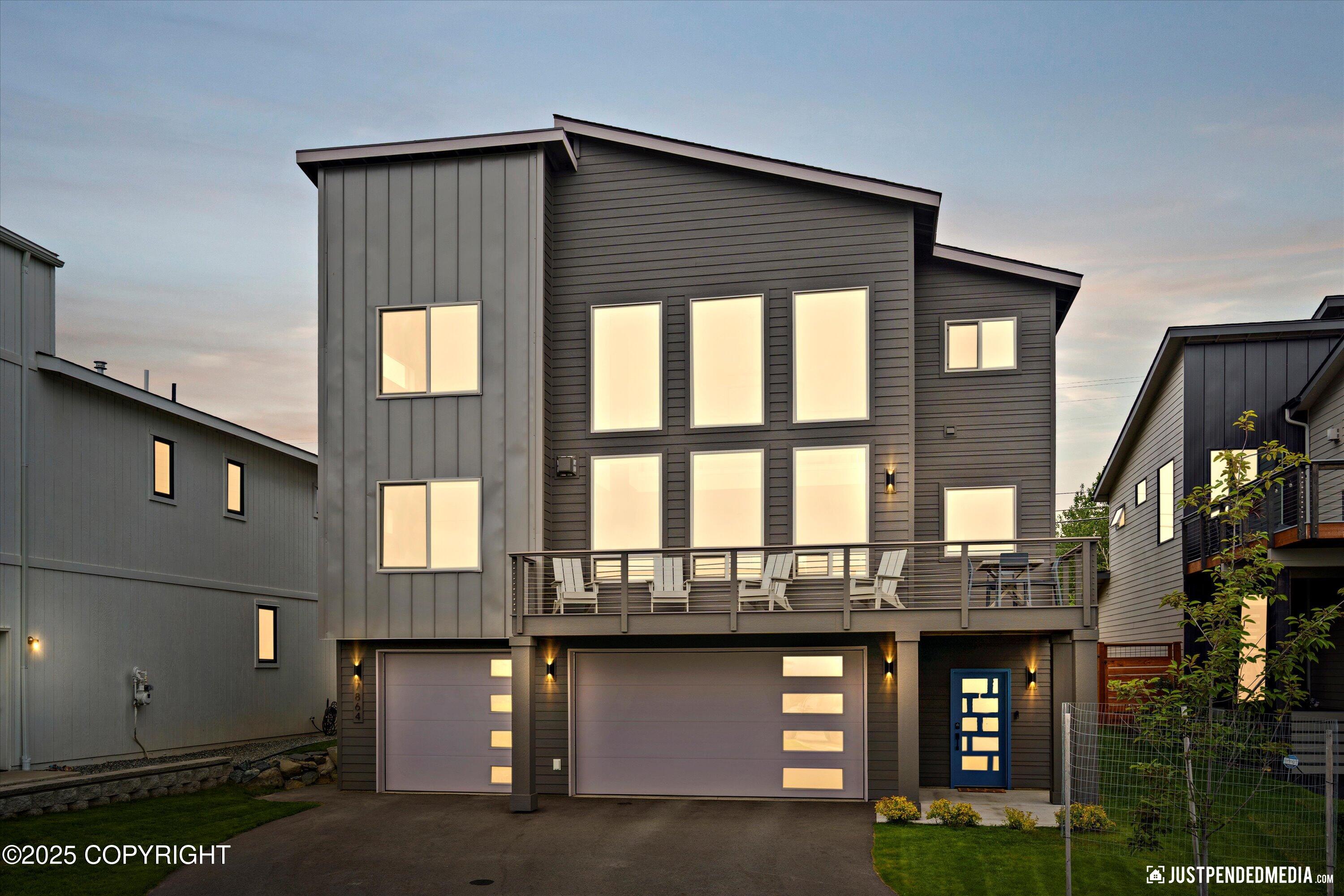 Anchorage, Alaska 99502, United States, 4 Bedrooms Bedrooms, ,3 BathroomsBathrooms,Residential,Pending,161046