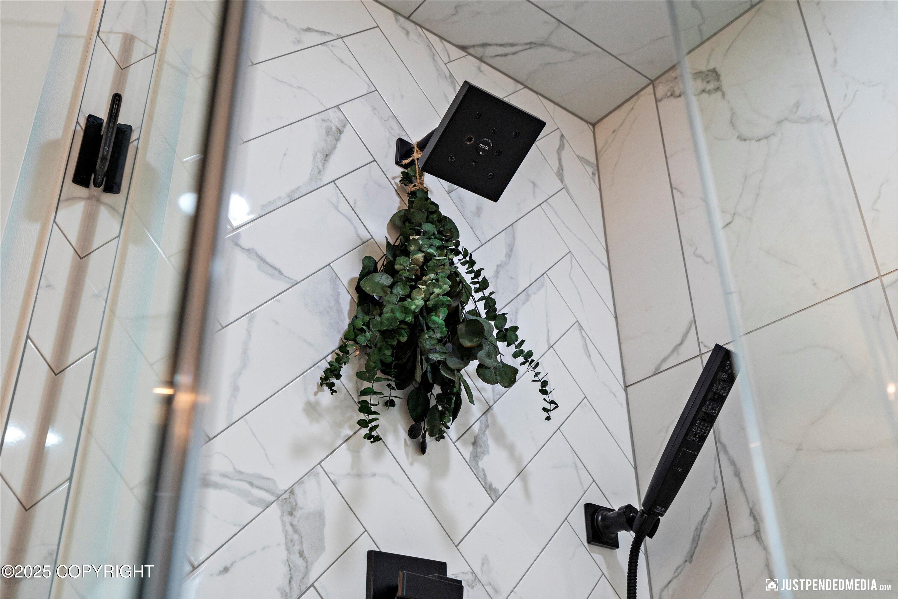 Anchorage, Alaska 99502, United States, 4 Bedrooms Bedrooms, ,3 BathroomsBathrooms,Residential,Pending,161046