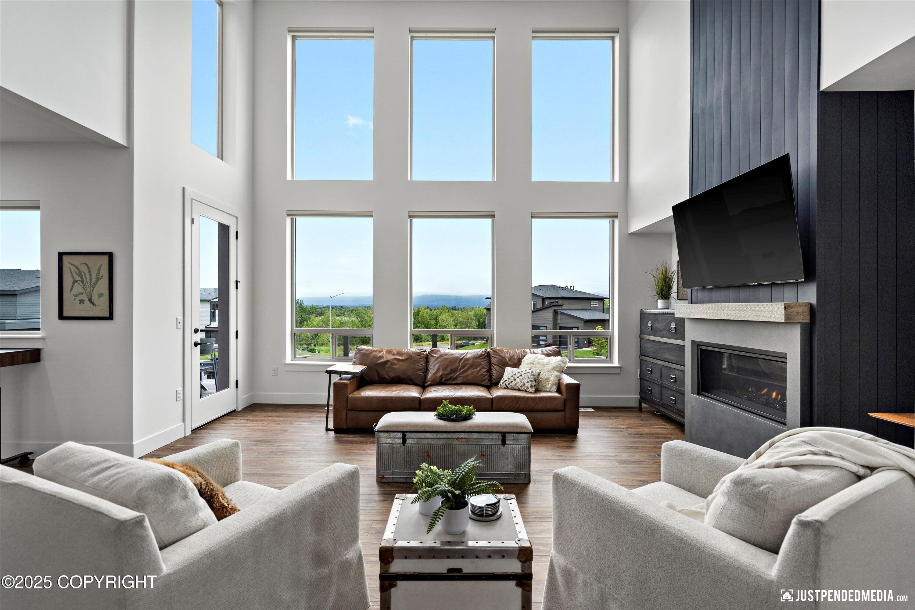 Anchorage, Alaska 99502, United States, 4 Bedrooms Bedrooms, ,3 BathroomsBathrooms,Residential,Pending,161046