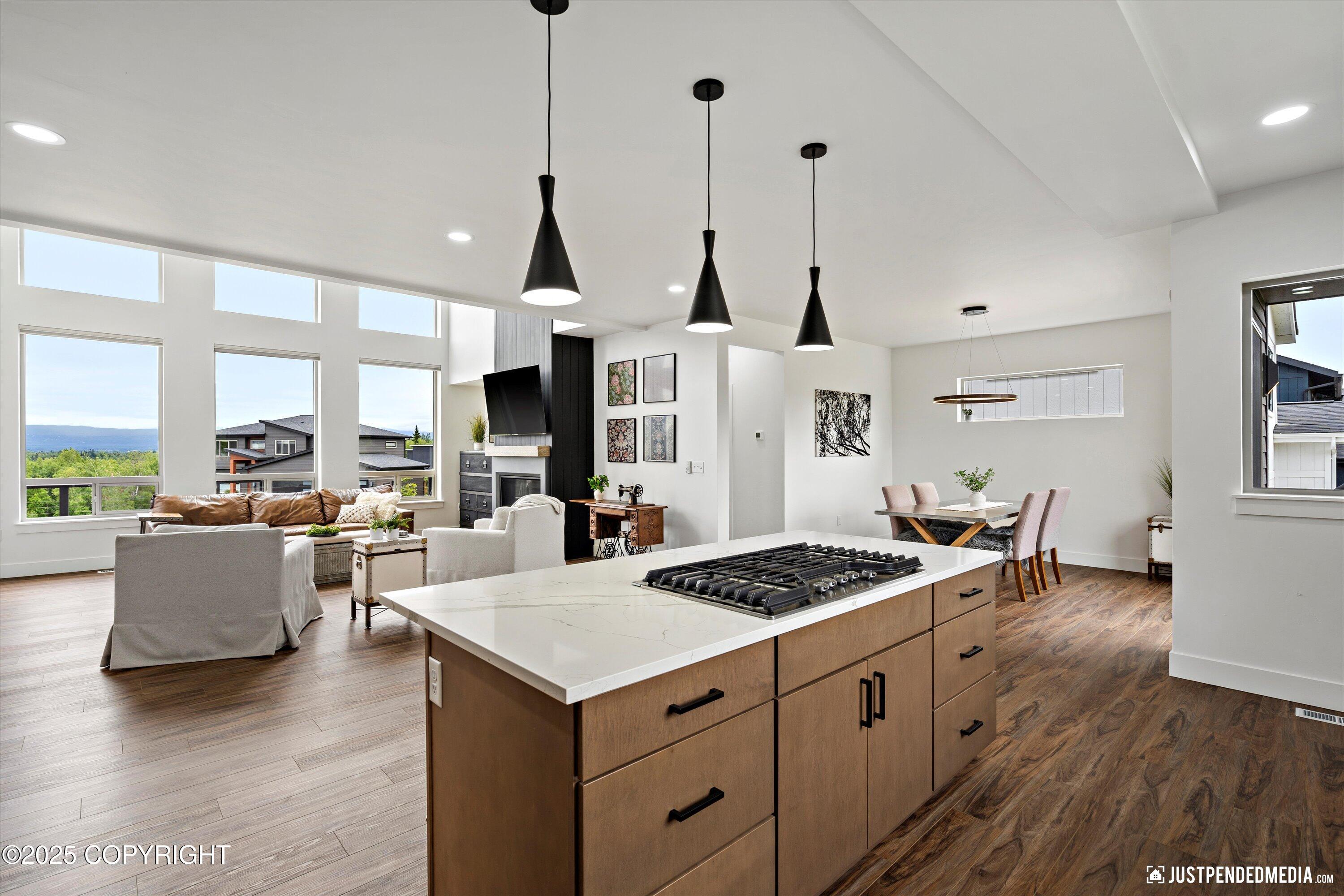 Anchorage, Alaska 99502, United States, 4 Bedrooms Bedrooms, ,3 BathroomsBathrooms,Residential,Pending,161046