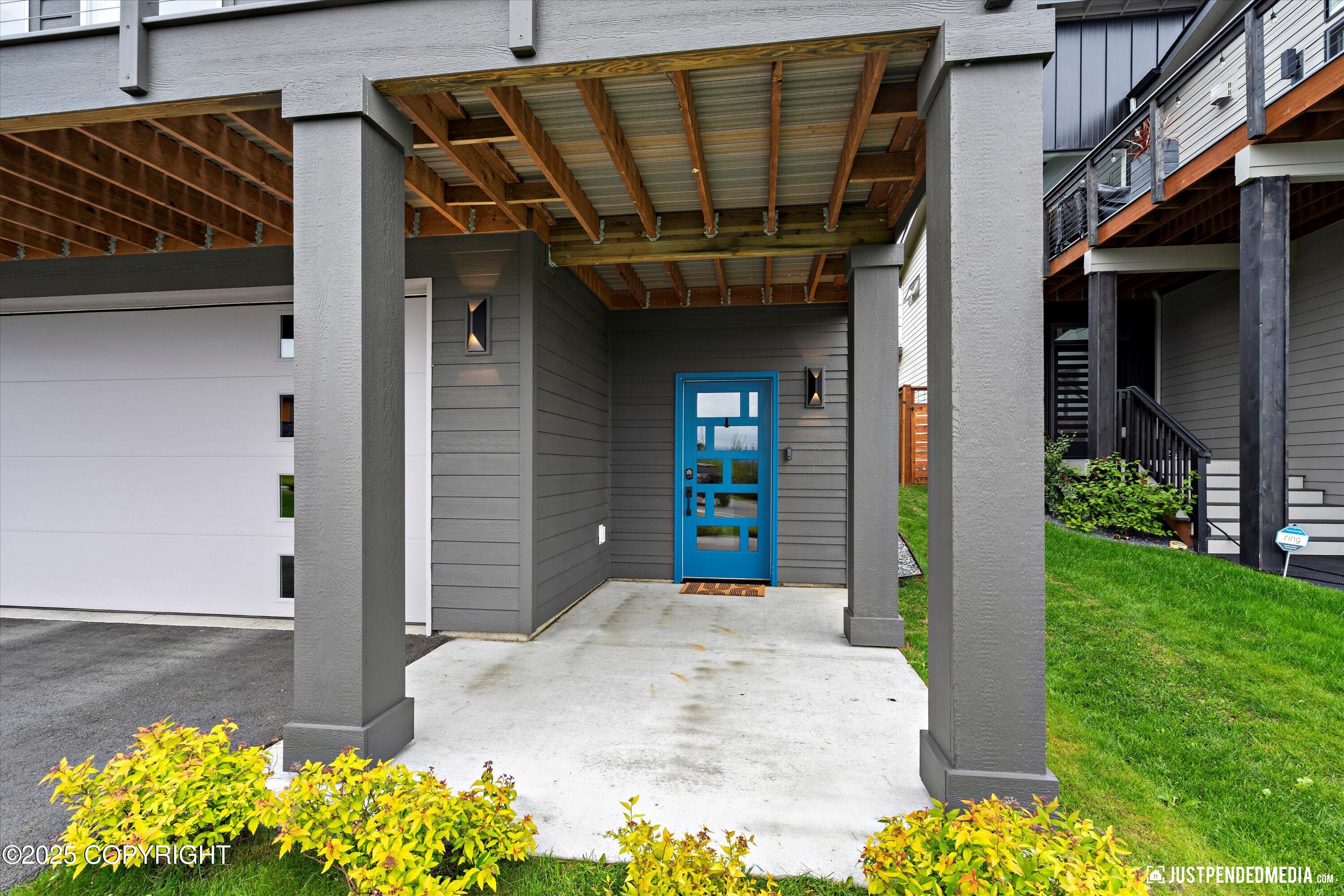 Anchorage, Alaska 99502, United States, 4 Bedrooms Bedrooms, ,3 BathroomsBathrooms,Residential,Pending,161046