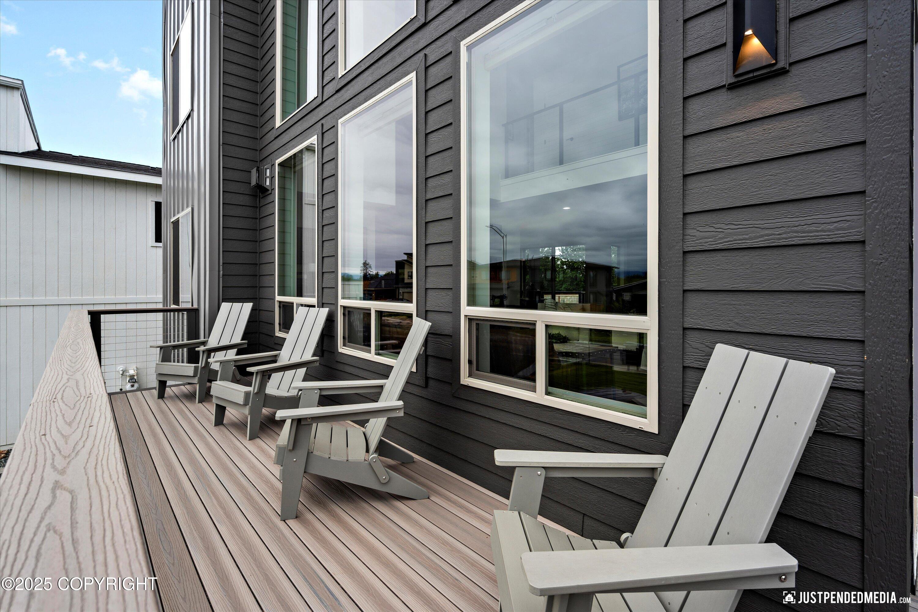 Anchorage, Alaska 99502, United States, 4 Bedrooms Bedrooms, ,3 BathroomsBathrooms,Residential,Pending,161046