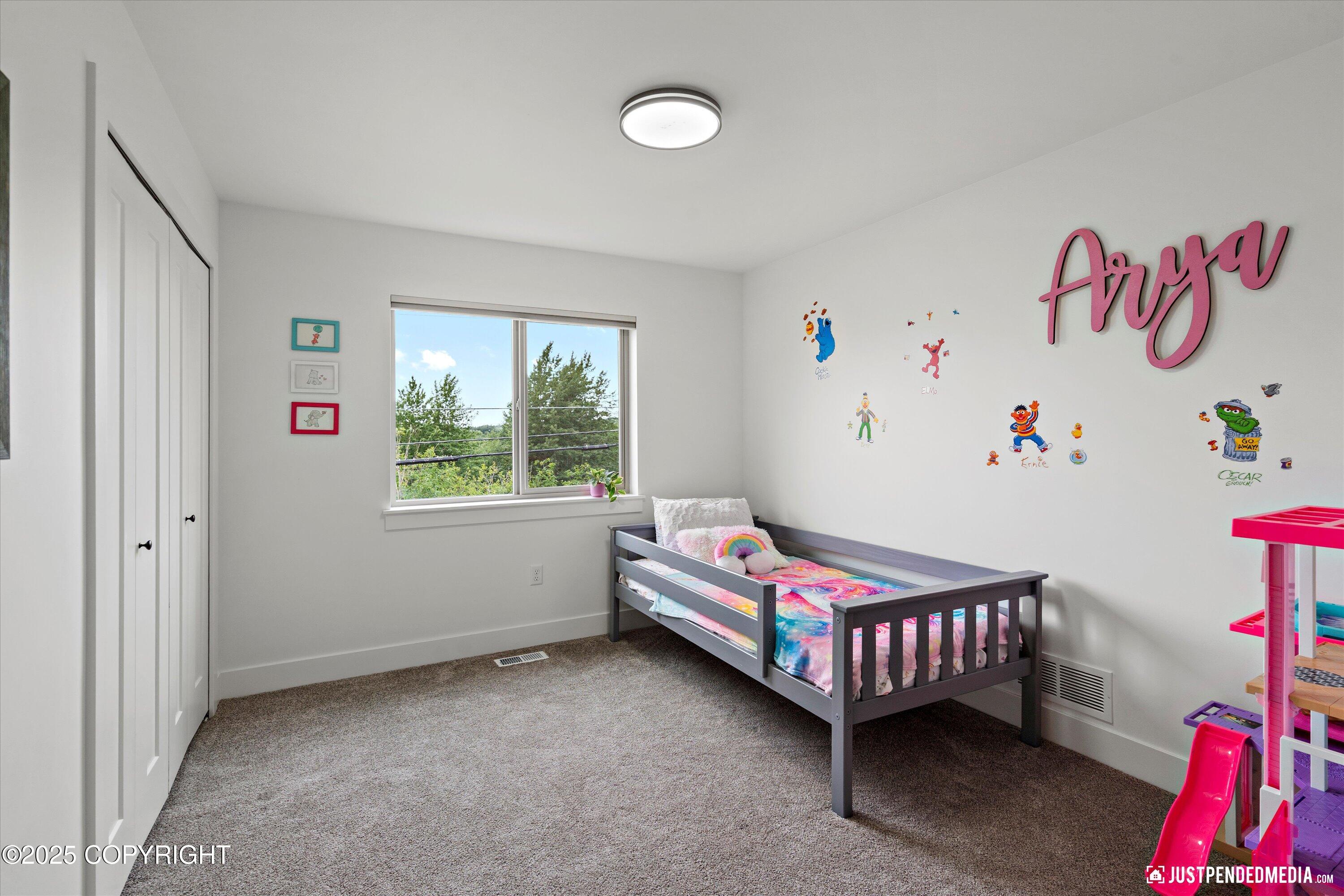 Anchorage, Alaska 99502, United States, 4 Bedrooms Bedrooms, ,3 BathroomsBathrooms,Residential,Pending,161046