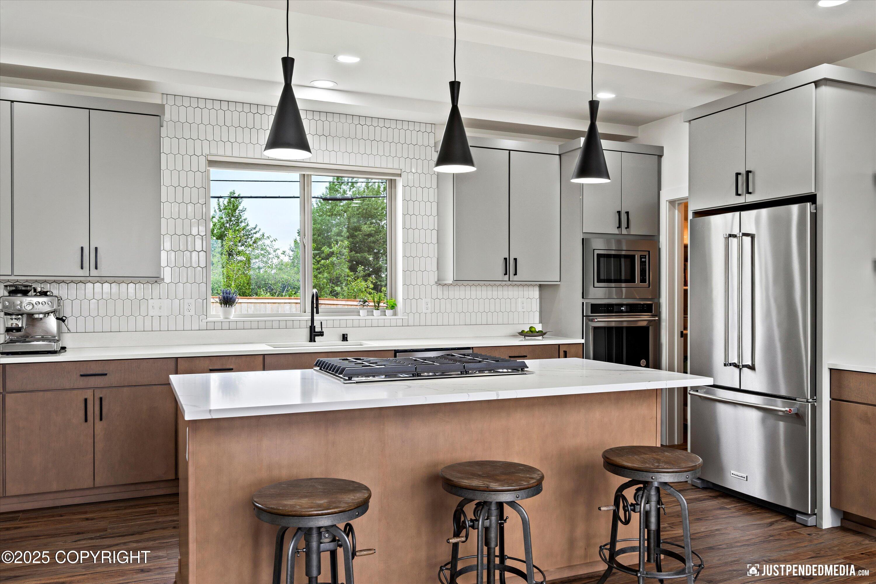 Anchorage, Alaska 99502, United States, 4 Bedrooms Bedrooms, ,3 BathroomsBathrooms,Residential,Pending,161046