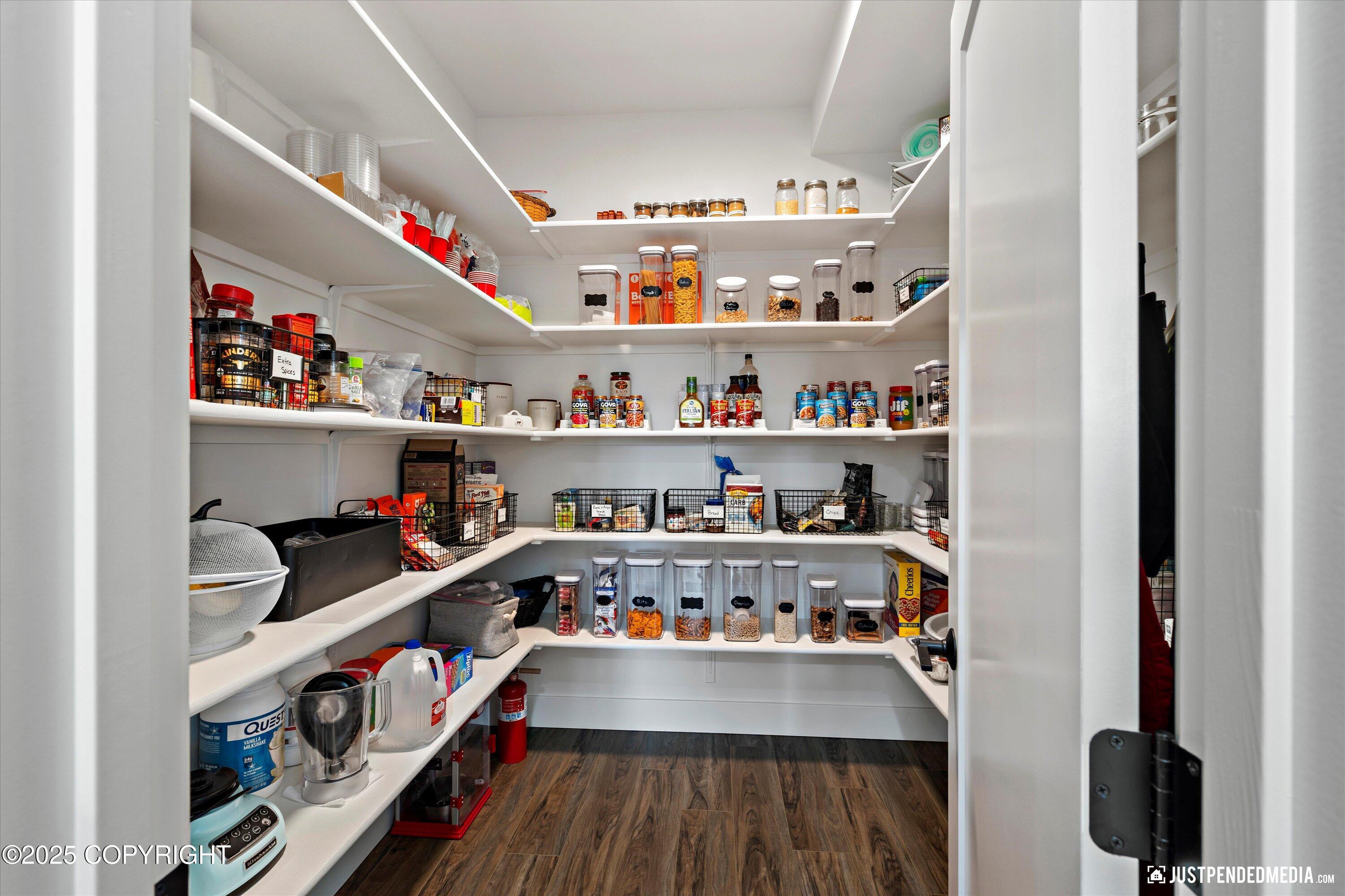 Anchorage, Alaska 99502, United States, 4 Bedrooms Bedrooms, ,3 BathroomsBathrooms,Residential,Pending,161046