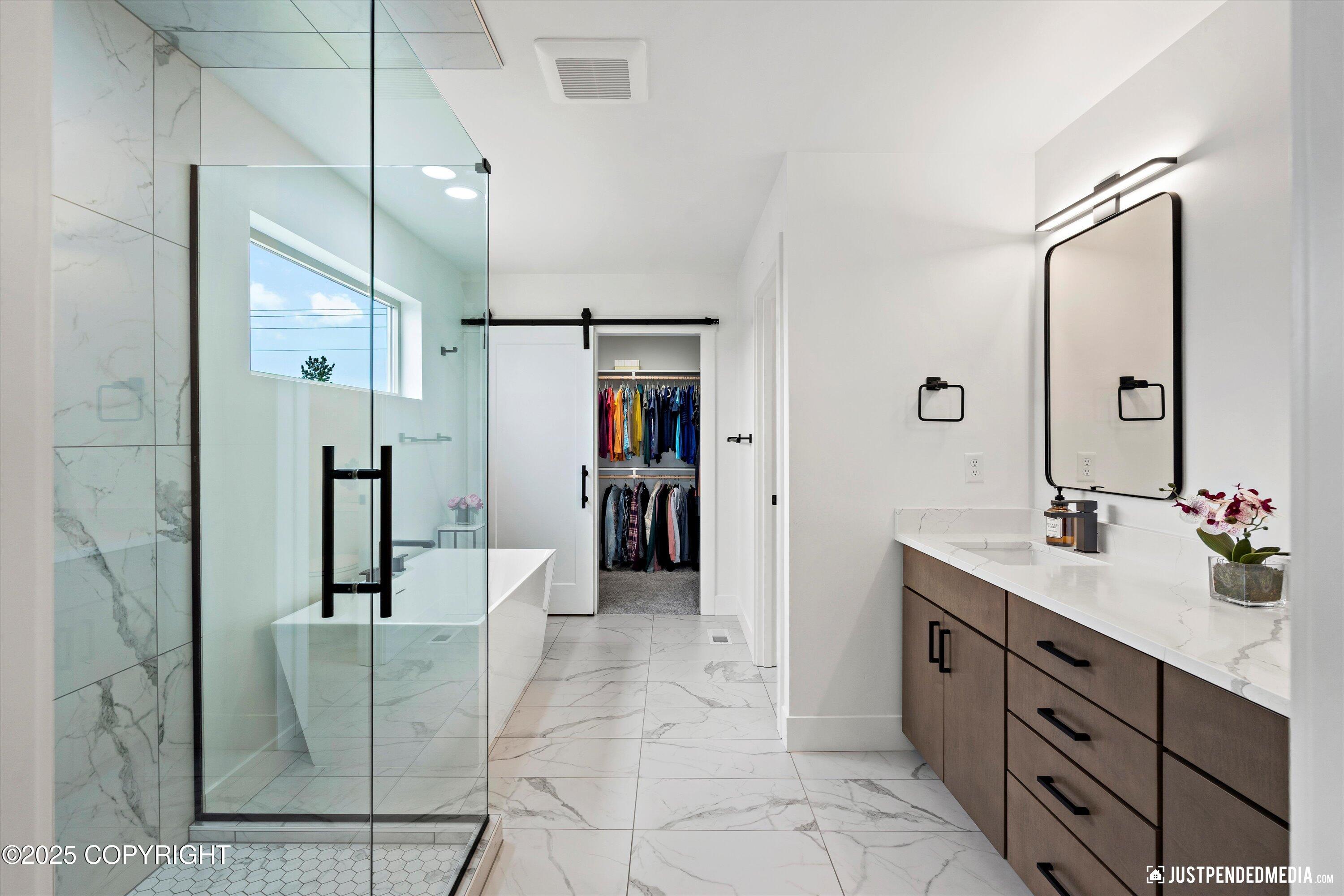 Anchorage, Alaska 99502, United States, 4 Bedrooms Bedrooms, ,3 BathroomsBathrooms,Residential,Pending,161046