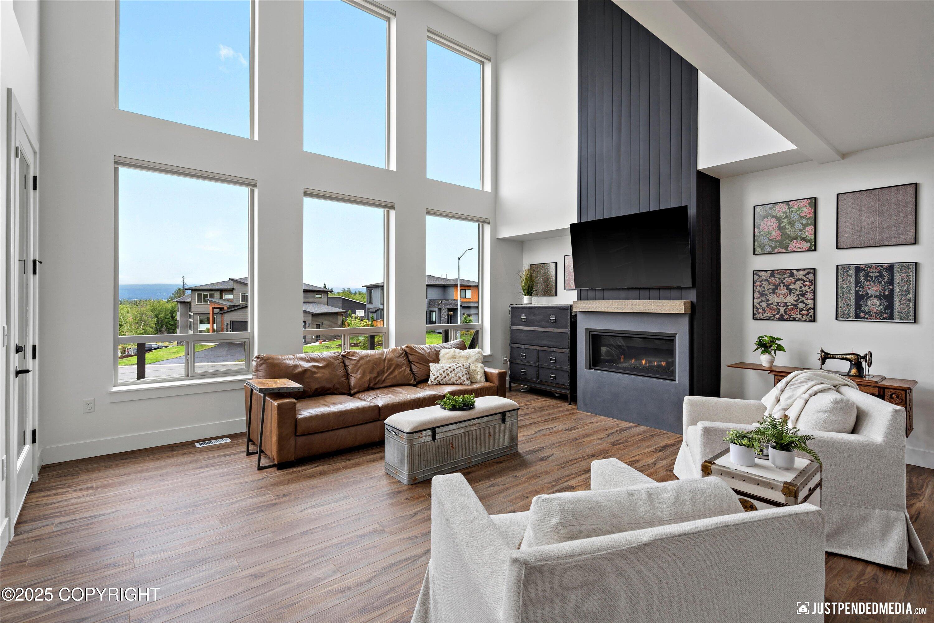 Anchorage, Alaska 99502, United States, 4 Bedrooms Bedrooms, ,3 BathroomsBathrooms,Residential,Pending,161046