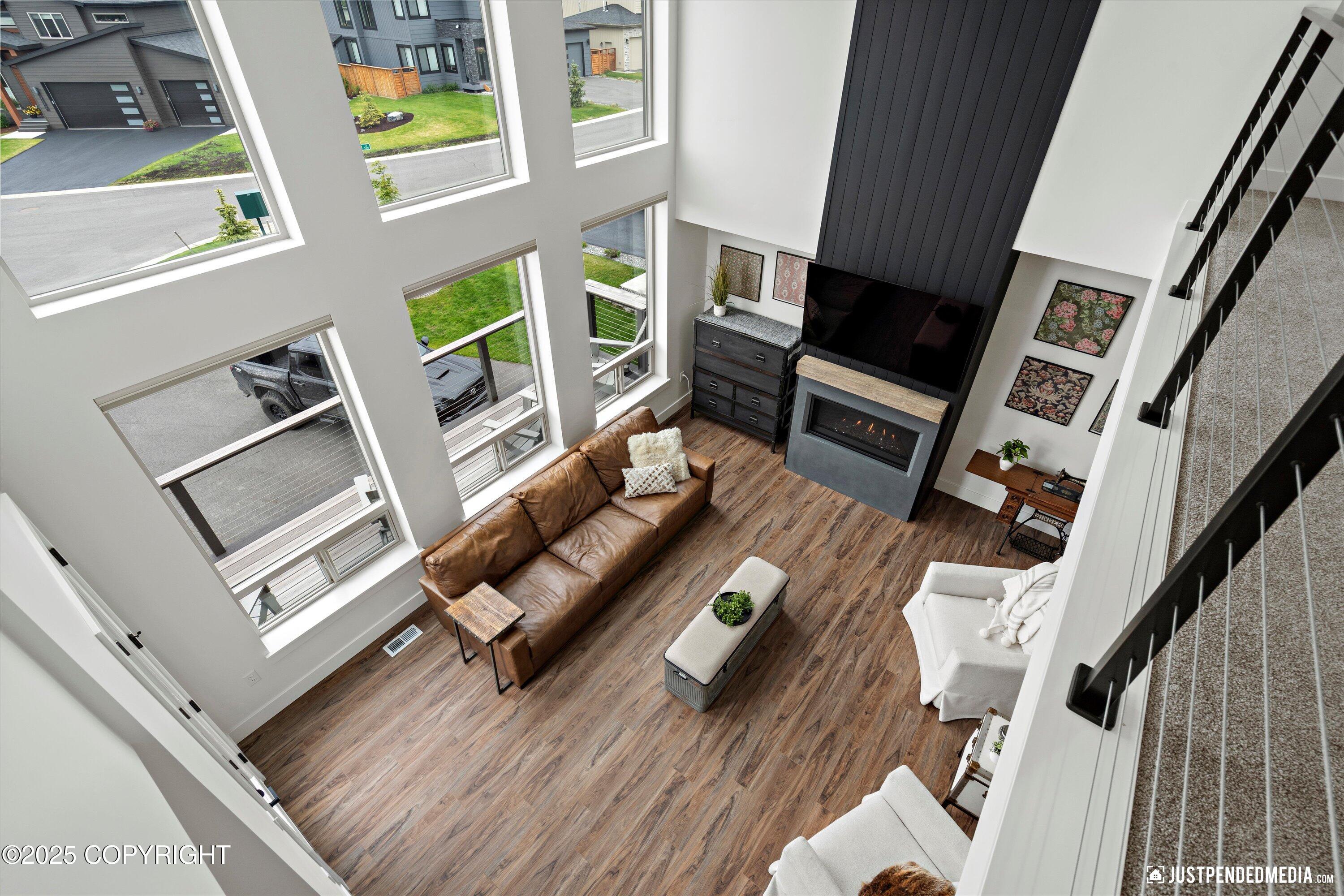 Anchorage, Alaska 99502, United States, 4 Bedrooms Bedrooms, ,3 BathroomsBathrooms,Residential,Pending,161046