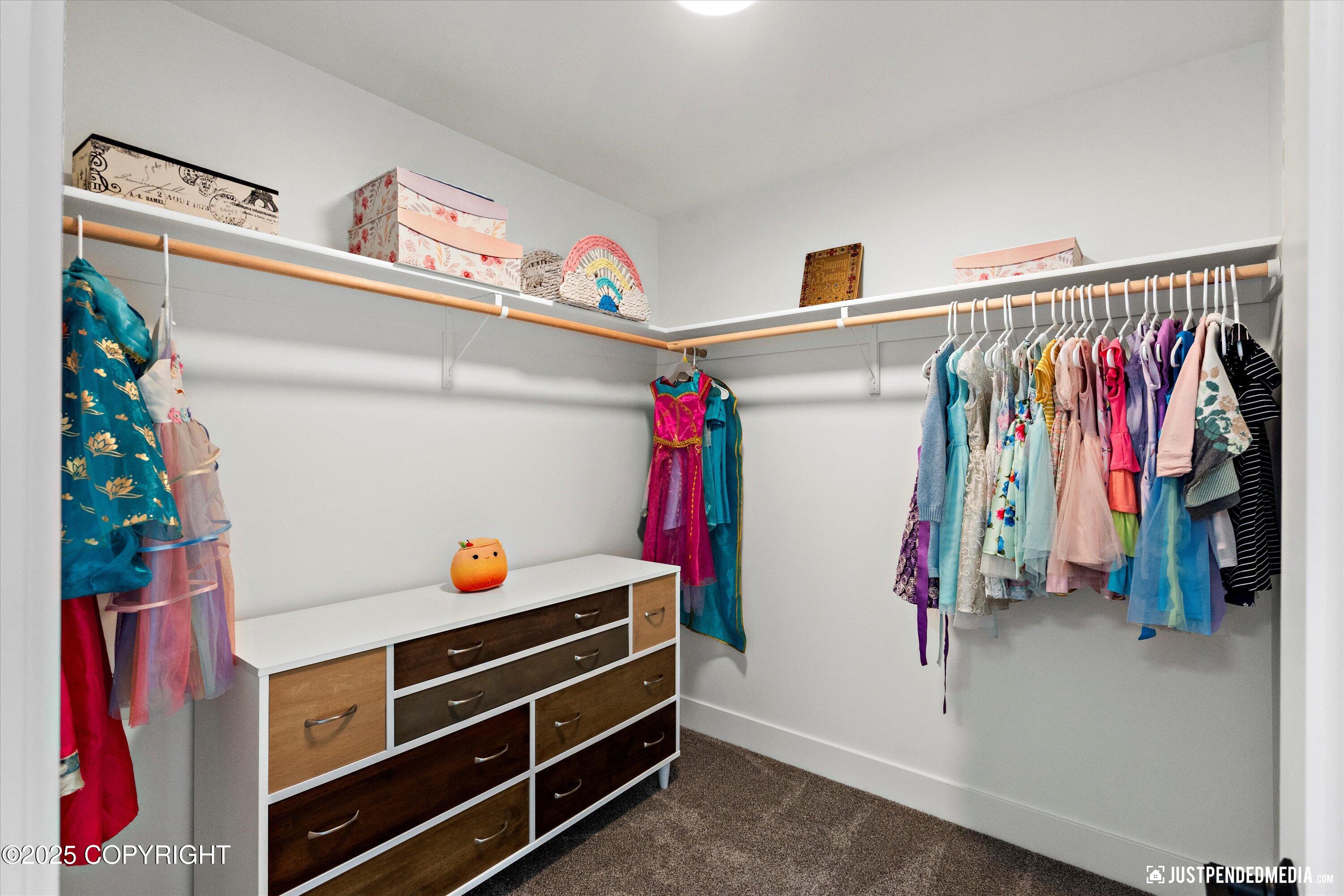 Anchorage, Alaska 99502, United States, 4 Bedrooms Bedrooms, ,3 BathroomsBathrooms,Residential,Pending,161046