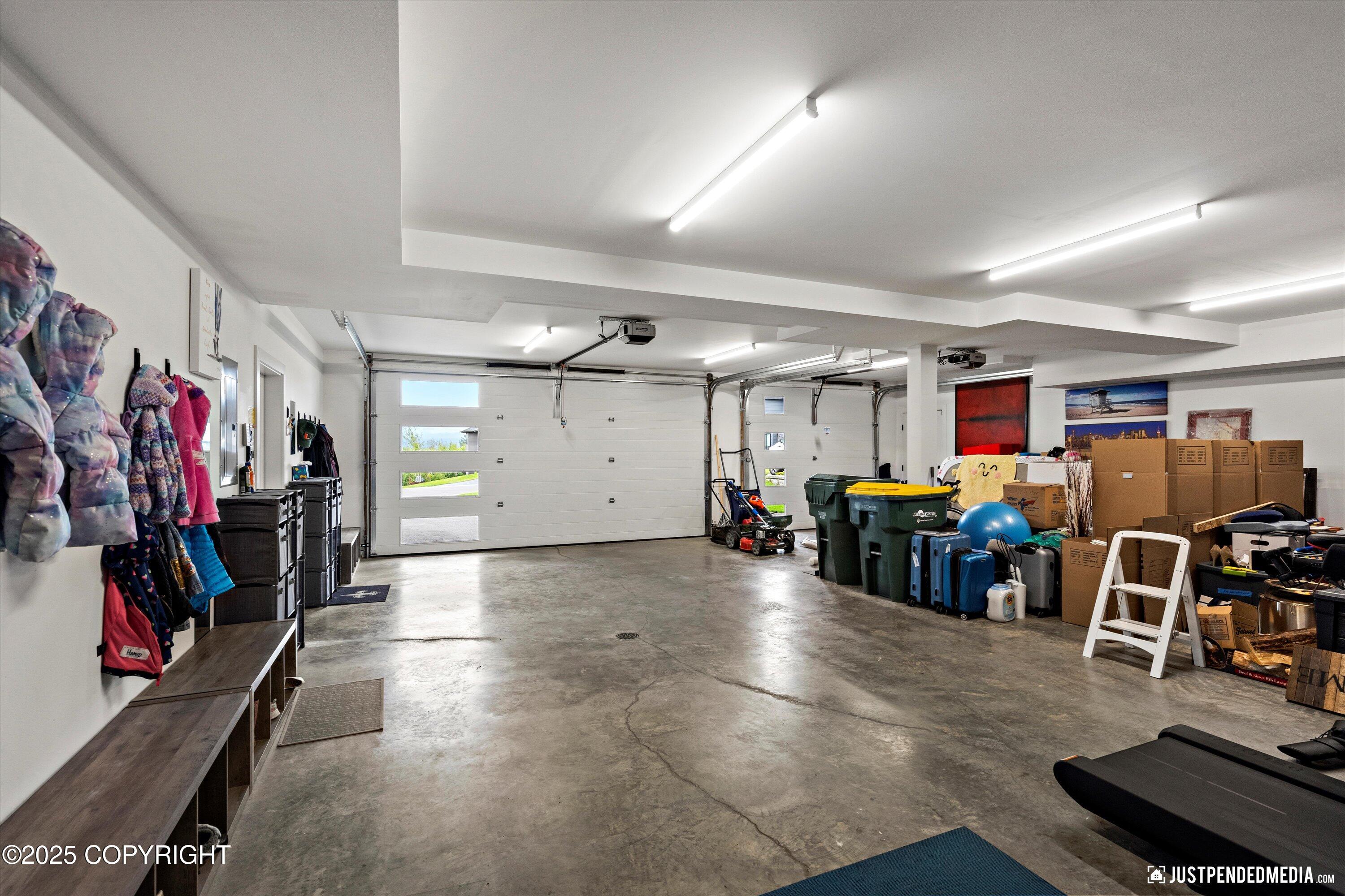 Anchorage, Alaska 99502, United States, 4 Bedrooms Bedrooms, ,3 BathroomsBathrooms,Residential,Pending,161046