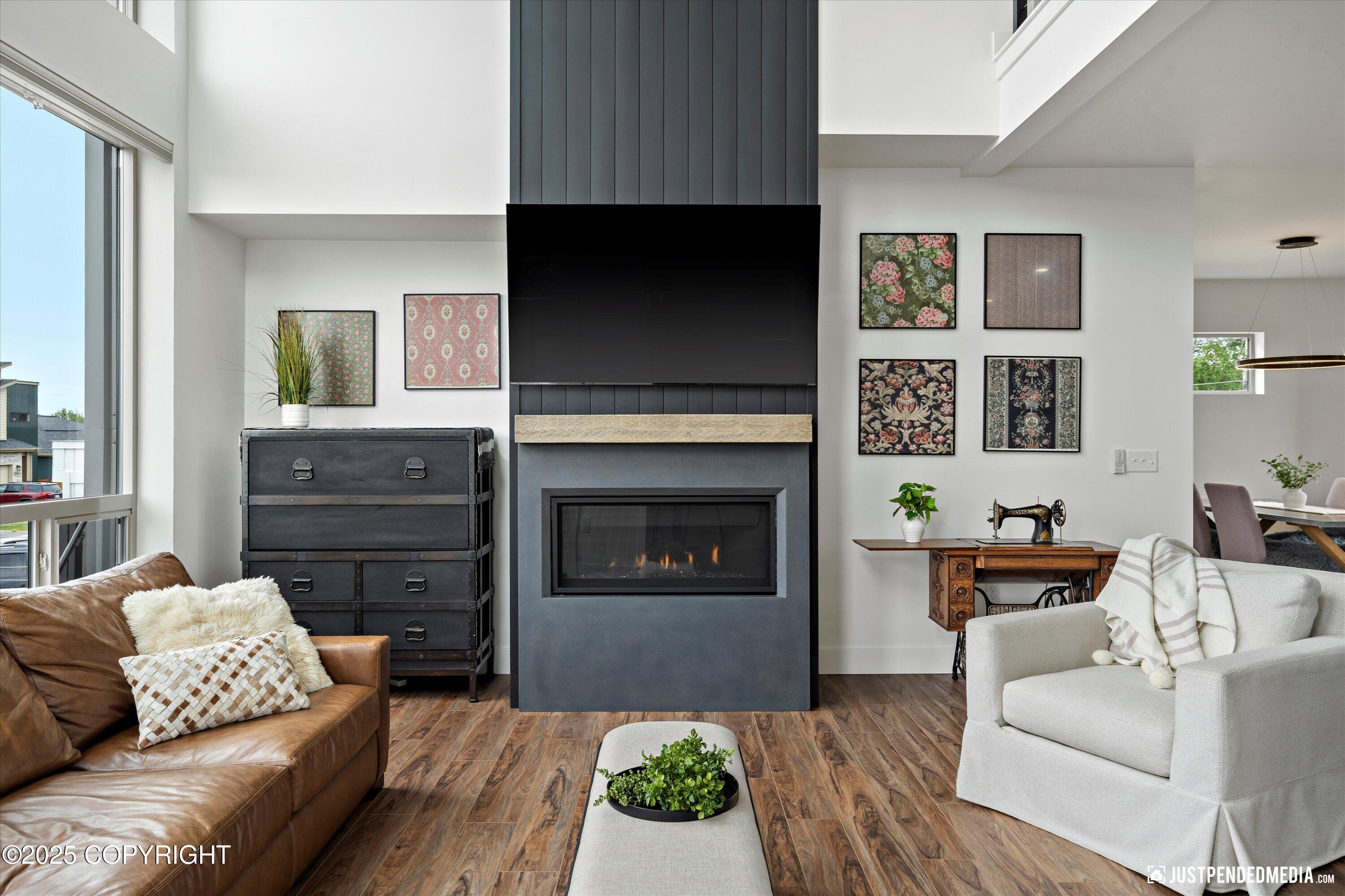 Anchorage, Alaska 99502, United States, 4 Bedrooms Bedrooms, ,3 BathroomsBathrooms,Residential,Pending,161046