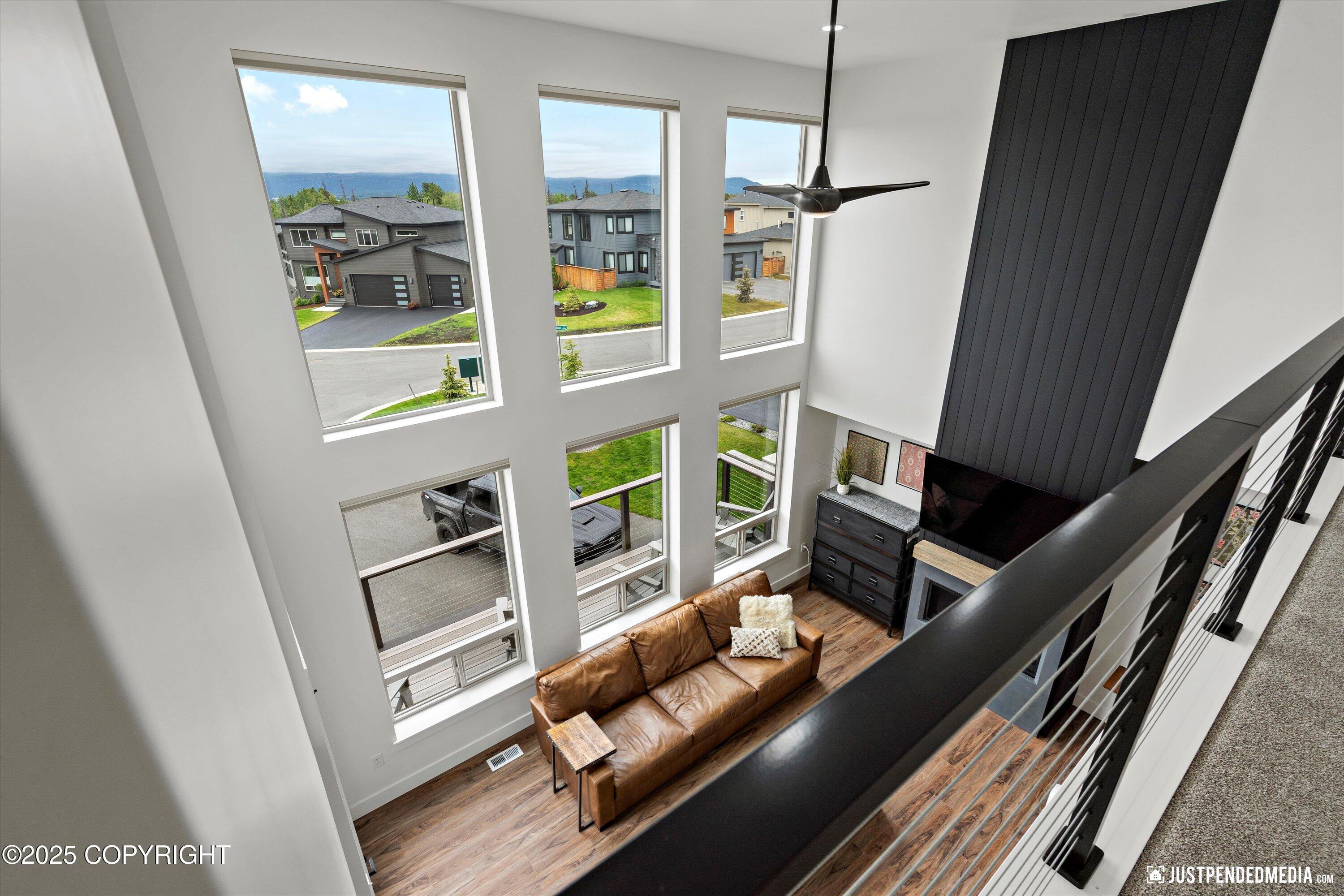 Anchorage, Alaska 99502, United States, 4 Bedrooms Bedrooms, ,3 BathroomsBathrooms,Residential,Pending,161046