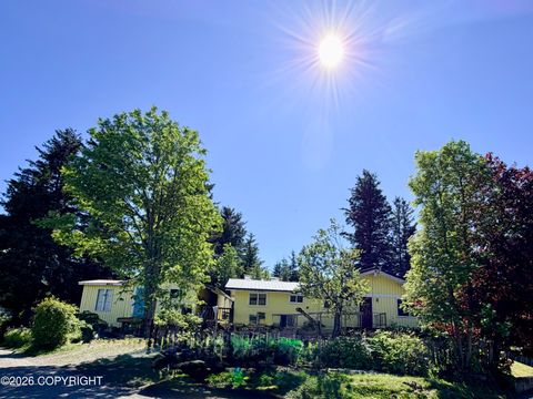 Homes For Sale - 195 Lookout Aly Aly<br/> Seldovia, AK 99663