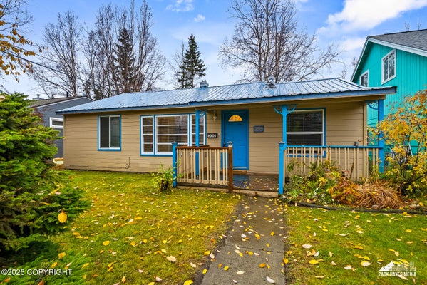 2519 CRESTWOOD ST, ANCHORAGE, AK 99508 - Image d366c1cf9dc36decdbc365f3786842ad/3956218012