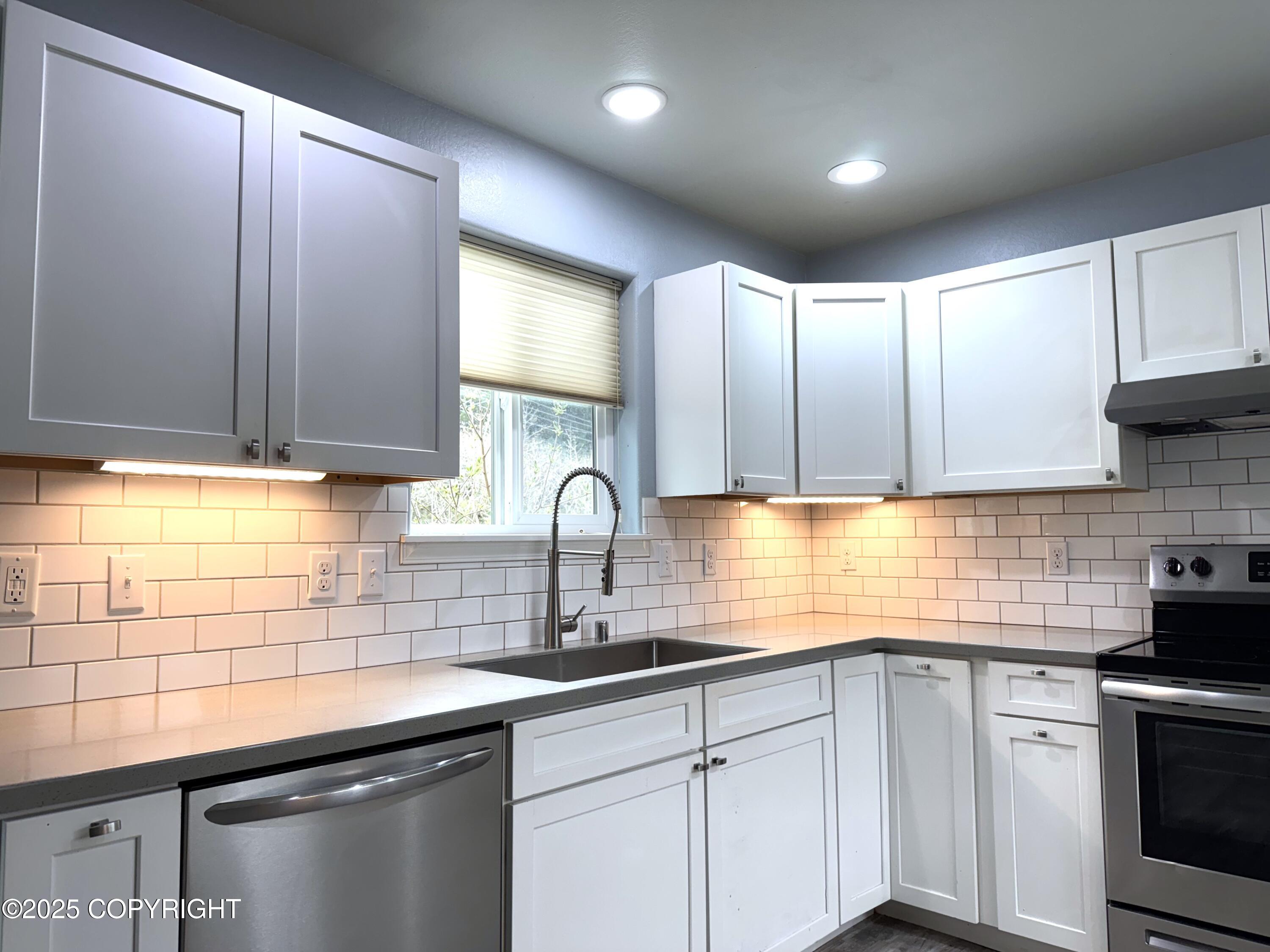 2321 Selief Lane, Kodiak, Alaska image 5