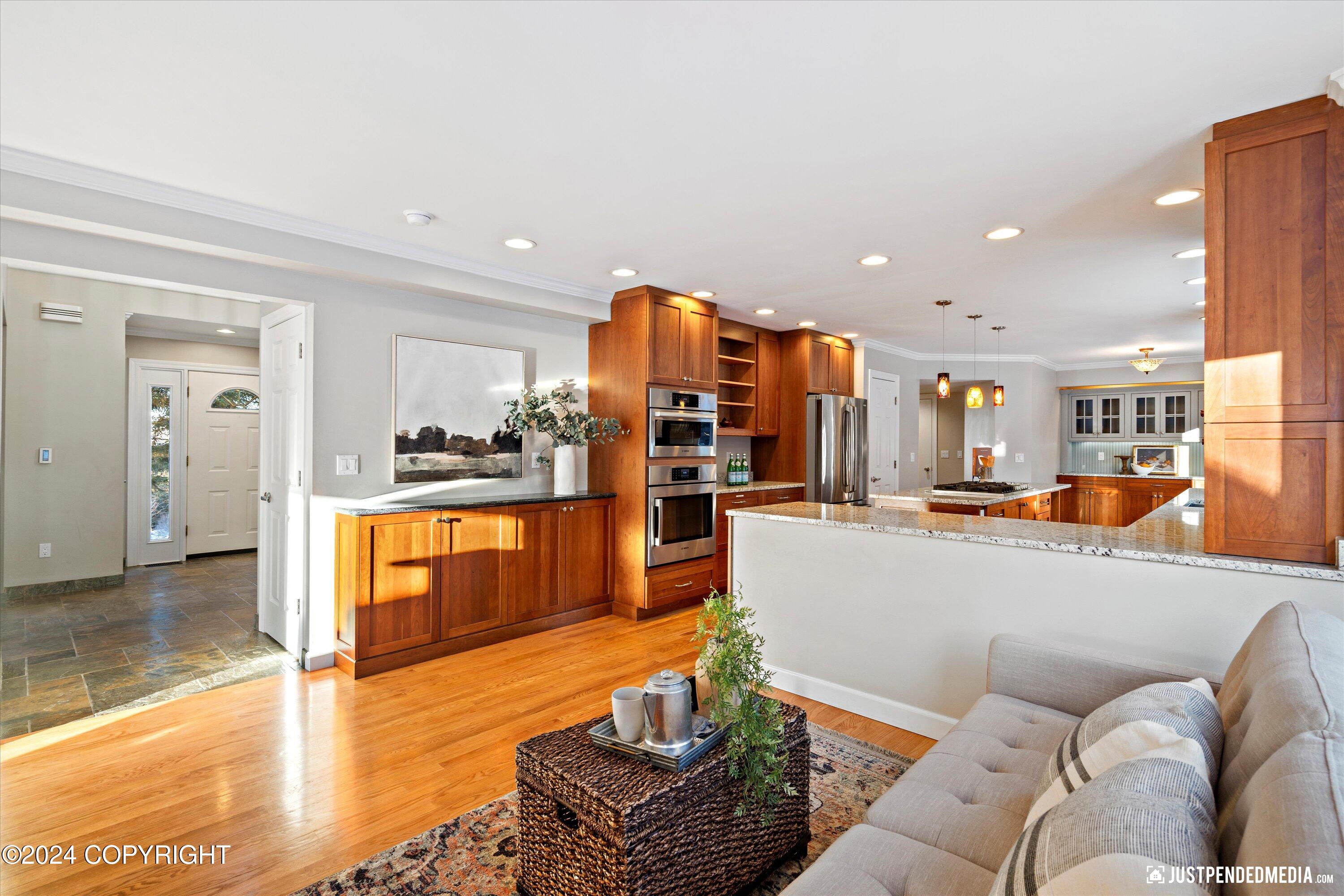 Anchorage, Alaska 99516, United States, 4 Bedrooms Bedrooms, ,3 BathroomsBathrooms,Residential,Pending,32663