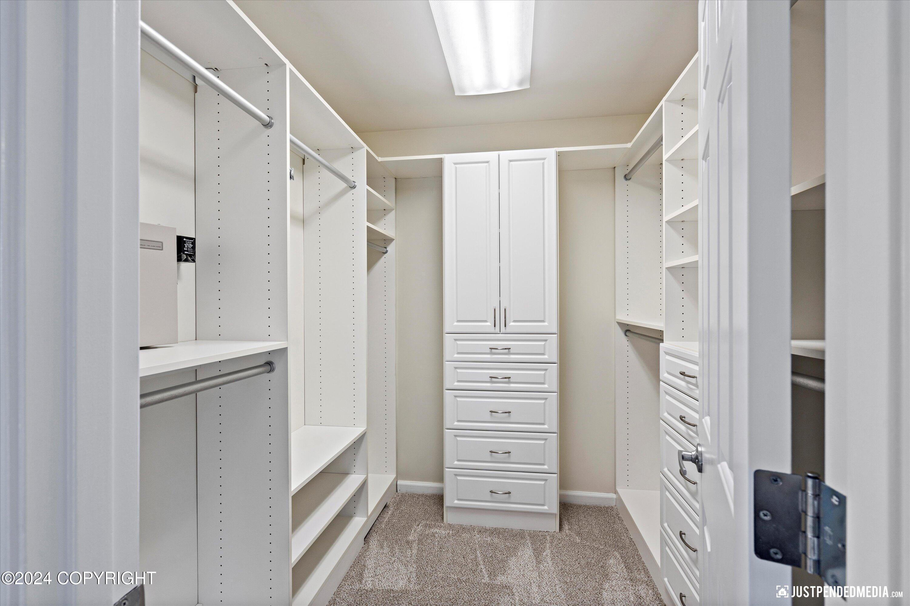 Anchorage, Alaska 99516, United States, 4 Bedrooms Bedrooms, ,3 BathroomsBathrooms,Residential,Pending,32663