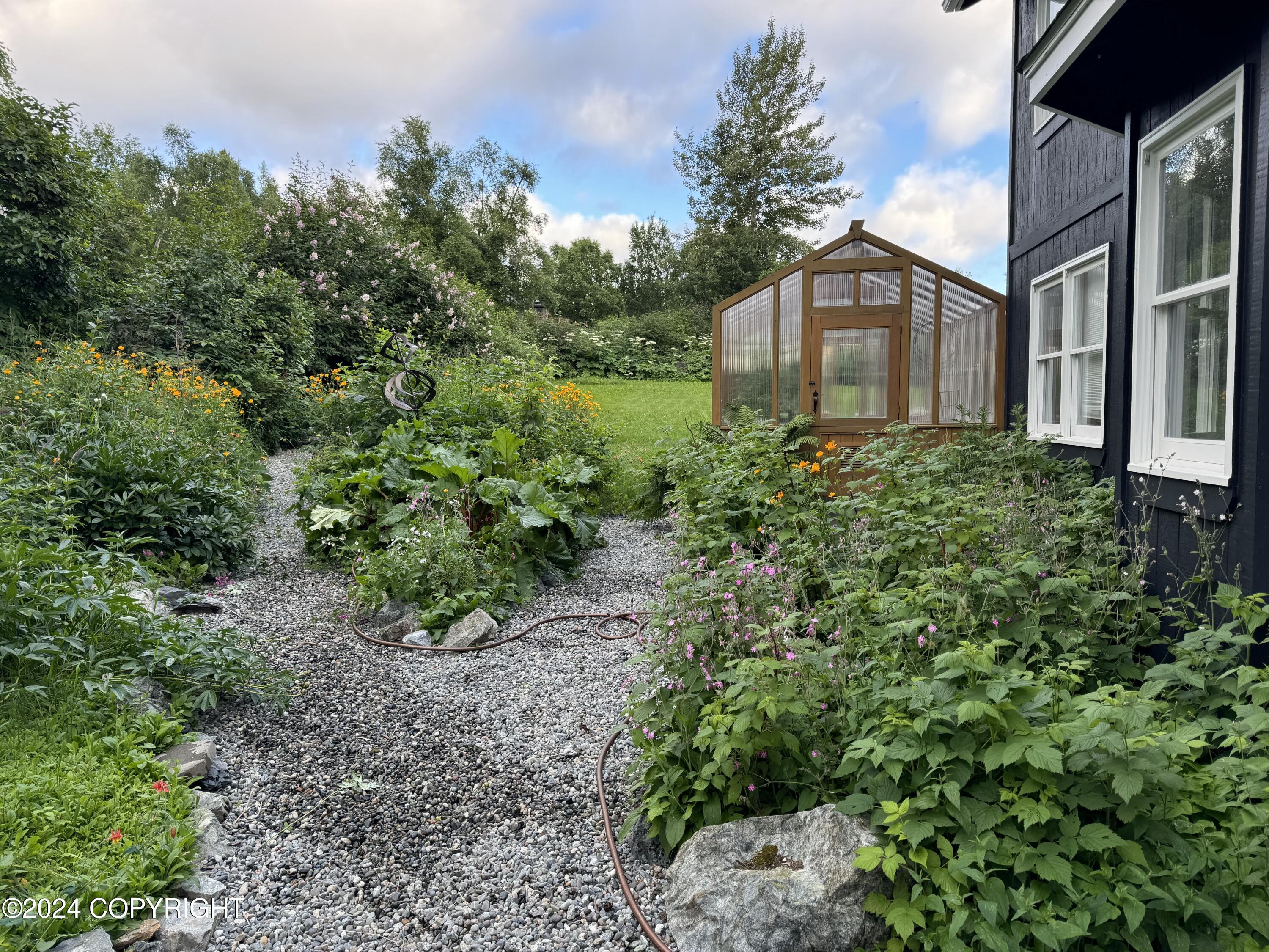 Anchorage, Alaska 99516, United States, 4 Bedrooms Bedrooms, ,3 BathroomsBathrooms,Residential,Pending,32663