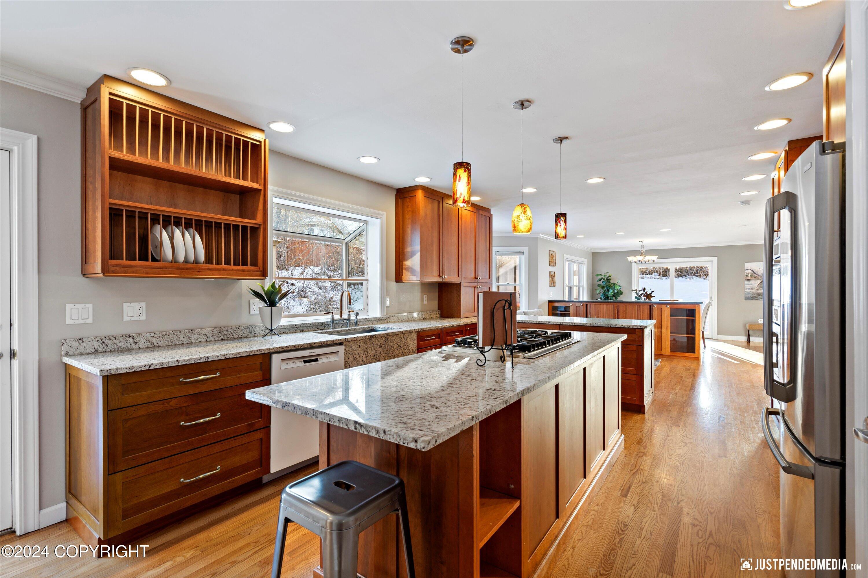 Anchorage, Alaska 99516, United States, 4 Bedrooms Bedrooms, ,3 BathroomsBathrooms,Residential,Pending,32663