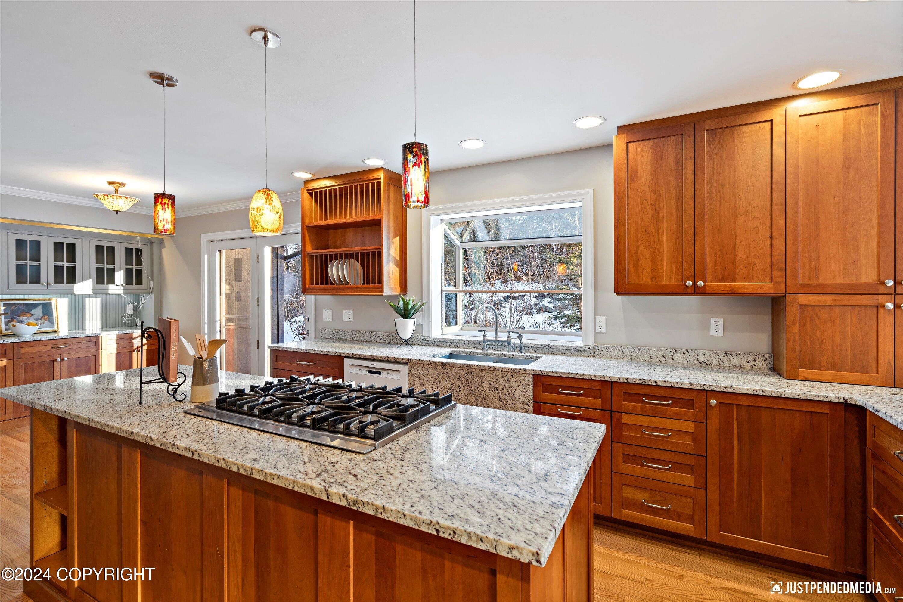 Anchorage, Alaska 99516, United States, 4 Bedrooms Bedrooms, ,3 BathroomsBathrooms,Residential,Pending,32663