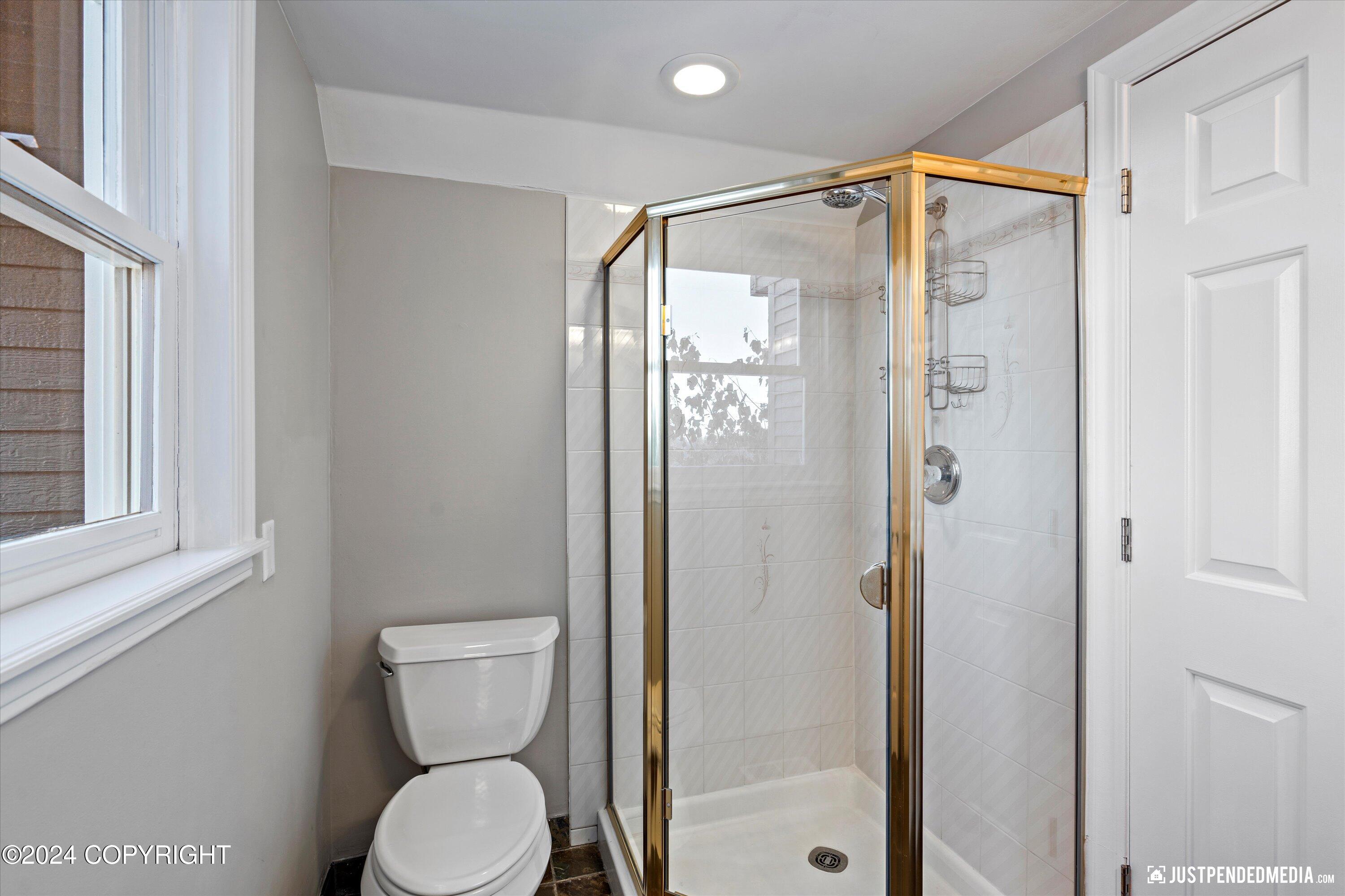 Anchorage, Alaska 99516, United States, 4 Bedrooms Bedrooms, ,3 BathroomsBathrooms,Residential,Pending,32663