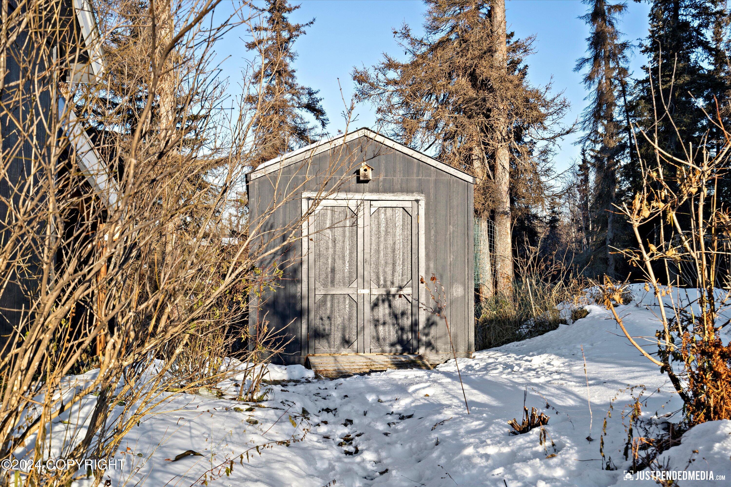 Anchorage, Alaska 99516, United States, 4 Bedrooms Bedrooms, ,3 BathroomsBathrooms,Residential,Pending,32663