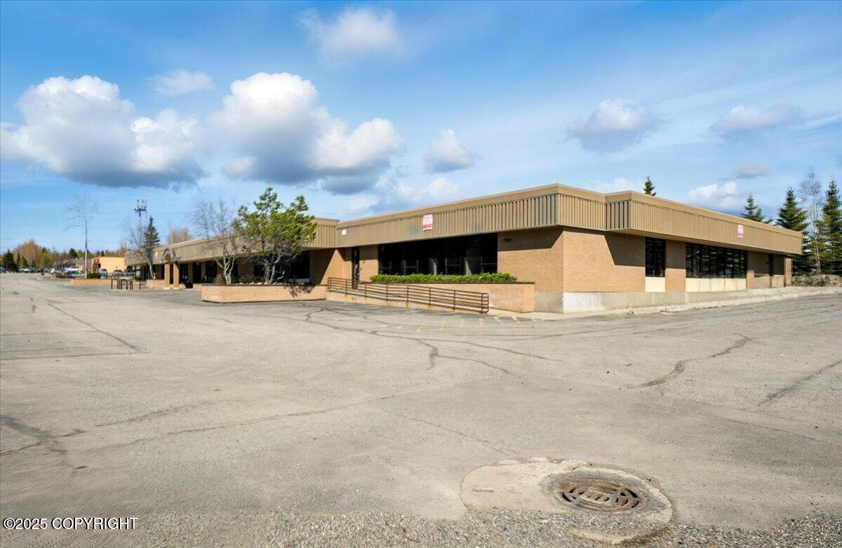 7001 Jewel Lake Road