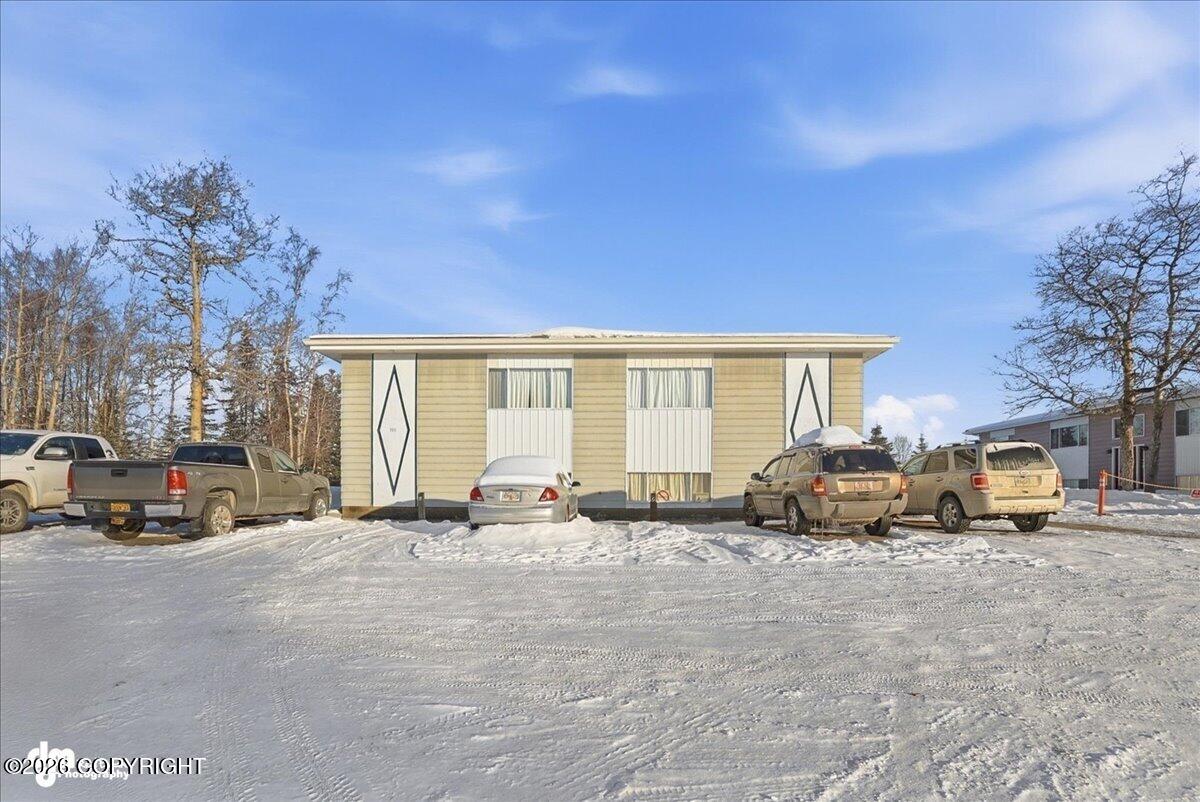 322 W Redoubt Avenue