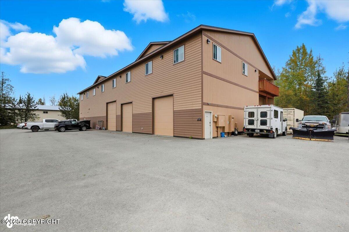 3253 W Coghlan Circle