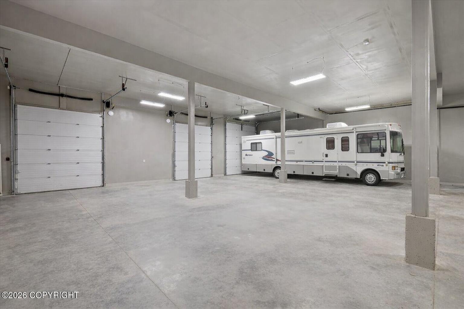 3253 W Coghlan Circle