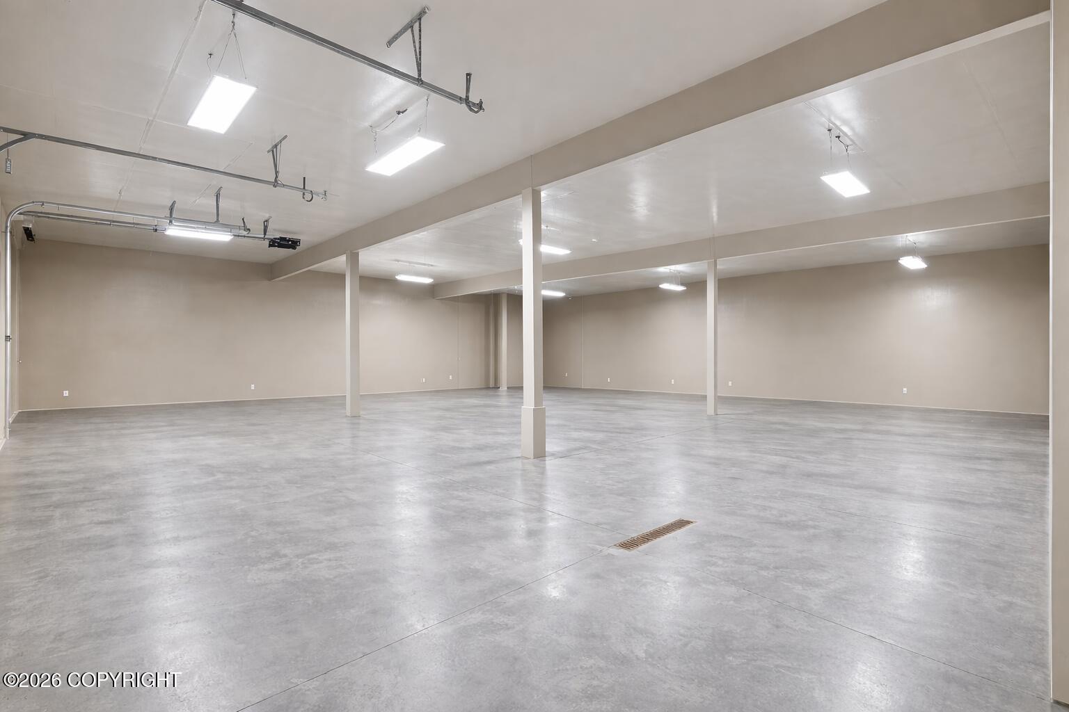 3253 W Coghlan Circle