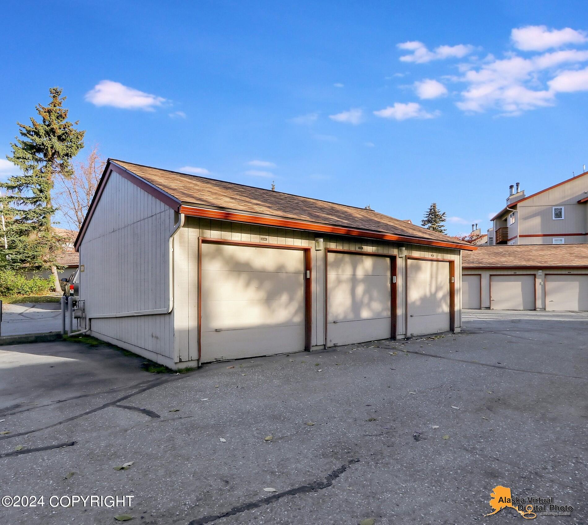 Anchorage, Alaska 99507, United States, 2 Bedrooms Bedrooms, ,1 BathroomBathrooms,Residential,Pending,37941