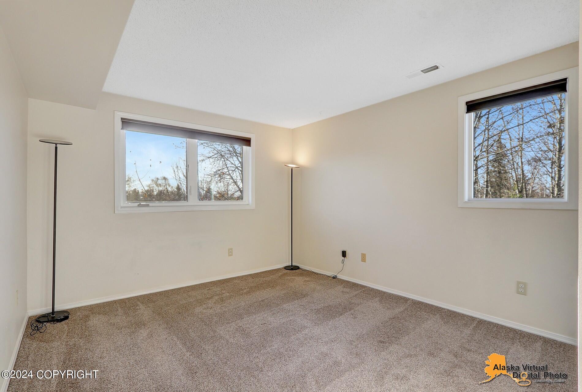 Anchorage, Alaska 99507, United States, 2 Bedrooms Bedrooms, ,1 BathroomBathrooms,Residential,Pending,37941