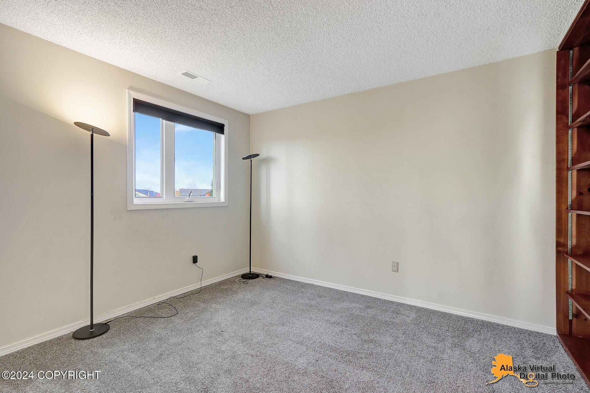 Anchorage, Alaska 99507, United States, 2 Bedrooms Bedrooms, ,1 BathroomBathrooms,Residential,Pending,37941